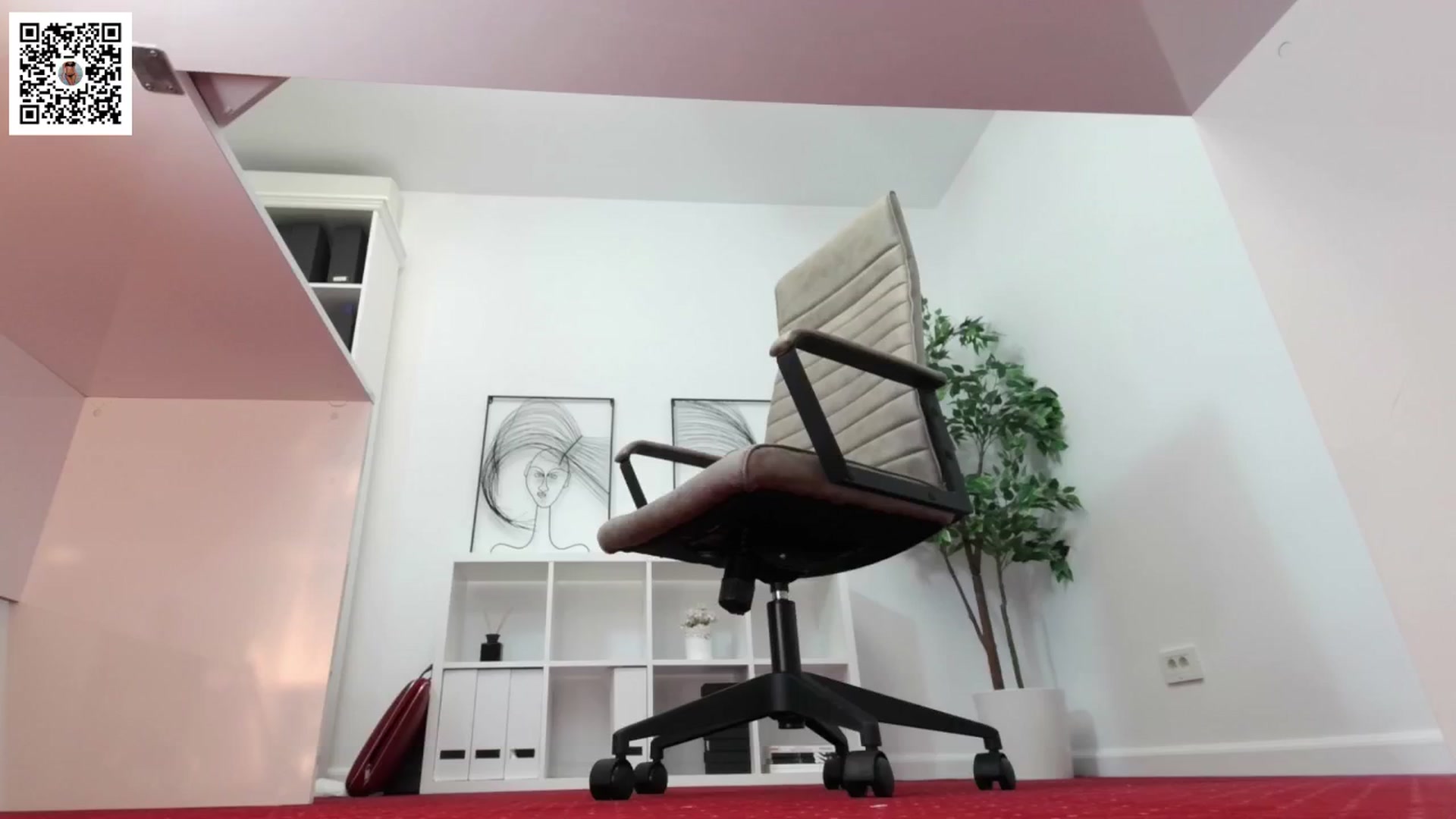 Gallery image thumbnail from LegswAttitude's myfreecams stream on, 07/03/2024, 14:08 image 2 of 20