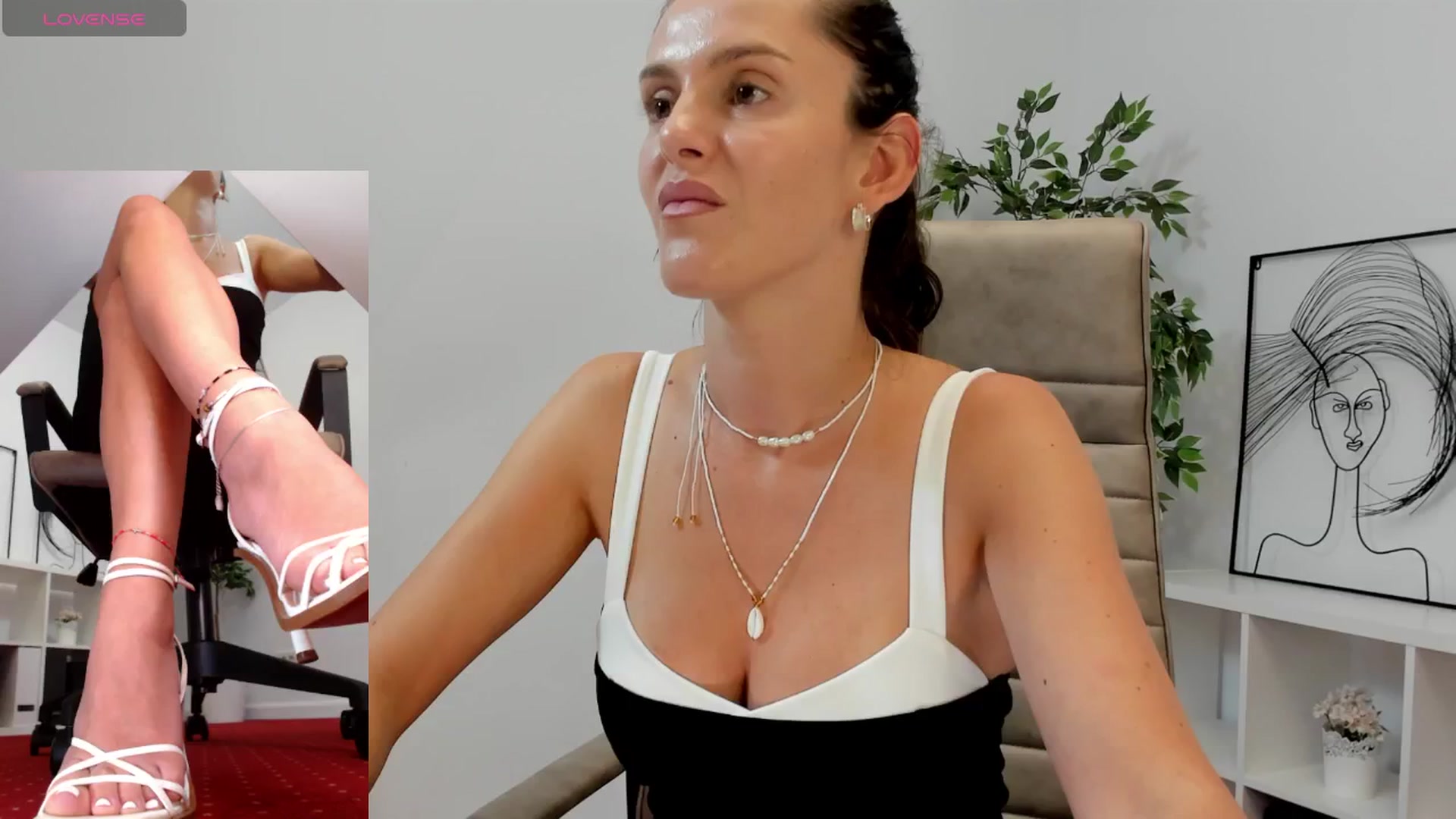 Gallery image thumbnail from LegswAttitude's myfreecams stream on, 08/05/2024, 13:20 image 15 of 20