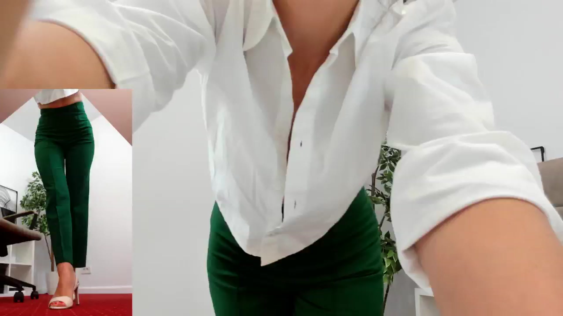 Gallery image thumbnail from LegswAttitude's myfreecams stream on, 09/10/2024, 10:32 image 6 of 20