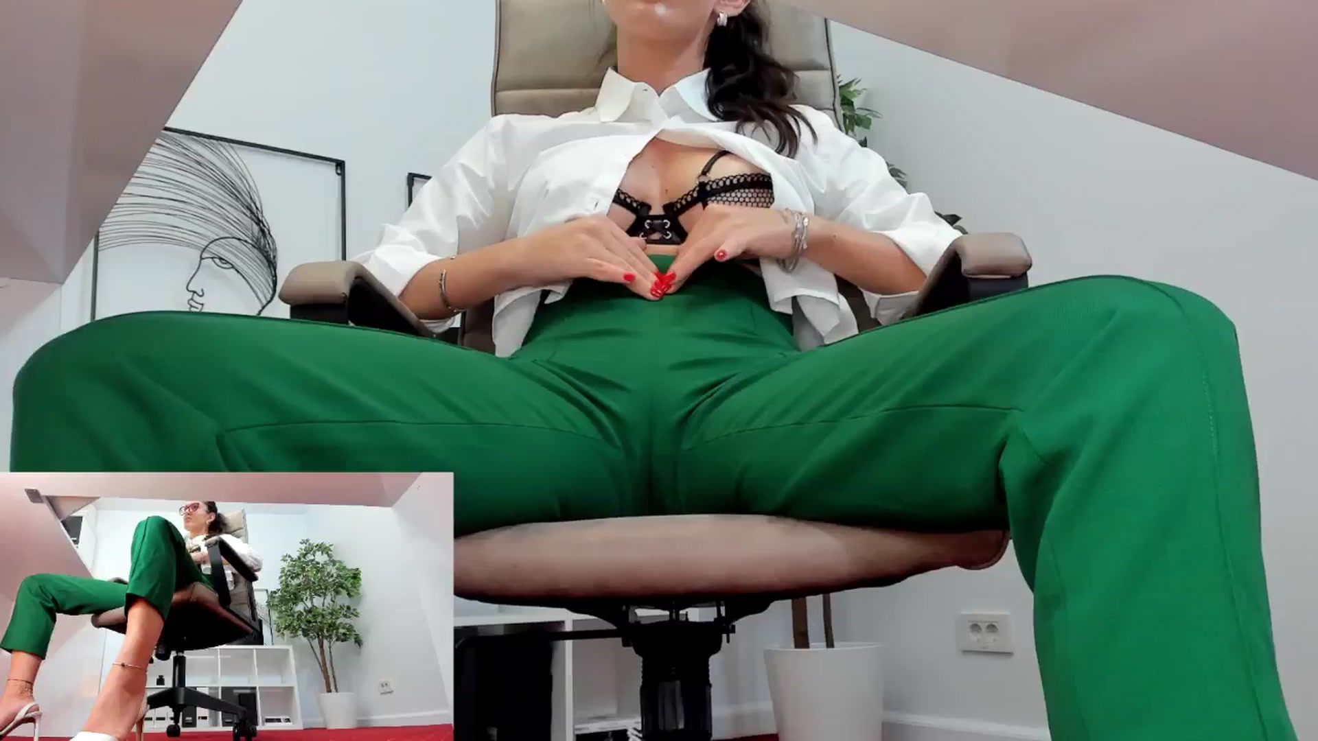 Gallery image thumbnail from LegswAttitude's myfreecams stream on, 09/10/2024, 12:55 image 14 of 20
