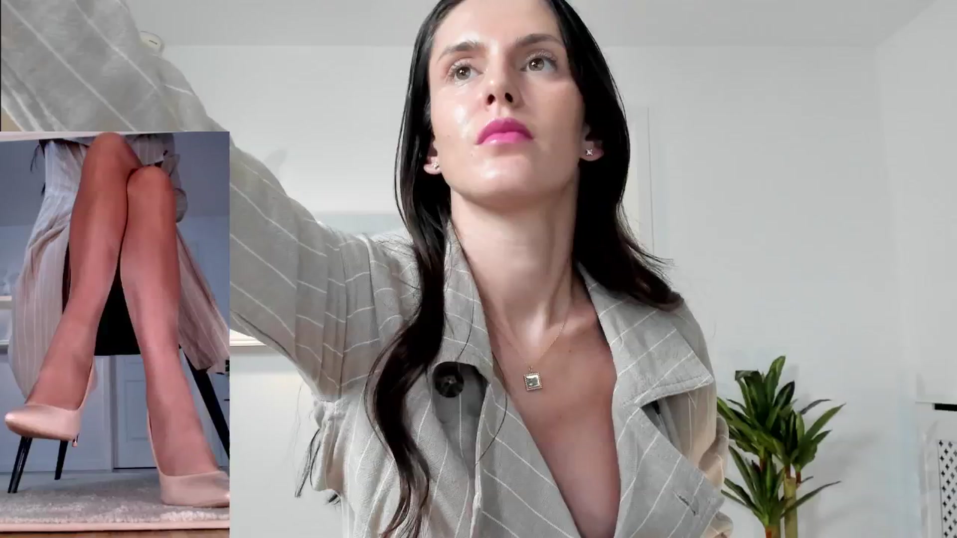 Gallery image thumbnail from LegswAttitude's myfreecams stream on, 10/08/2024, 16:12 image 1 of 20