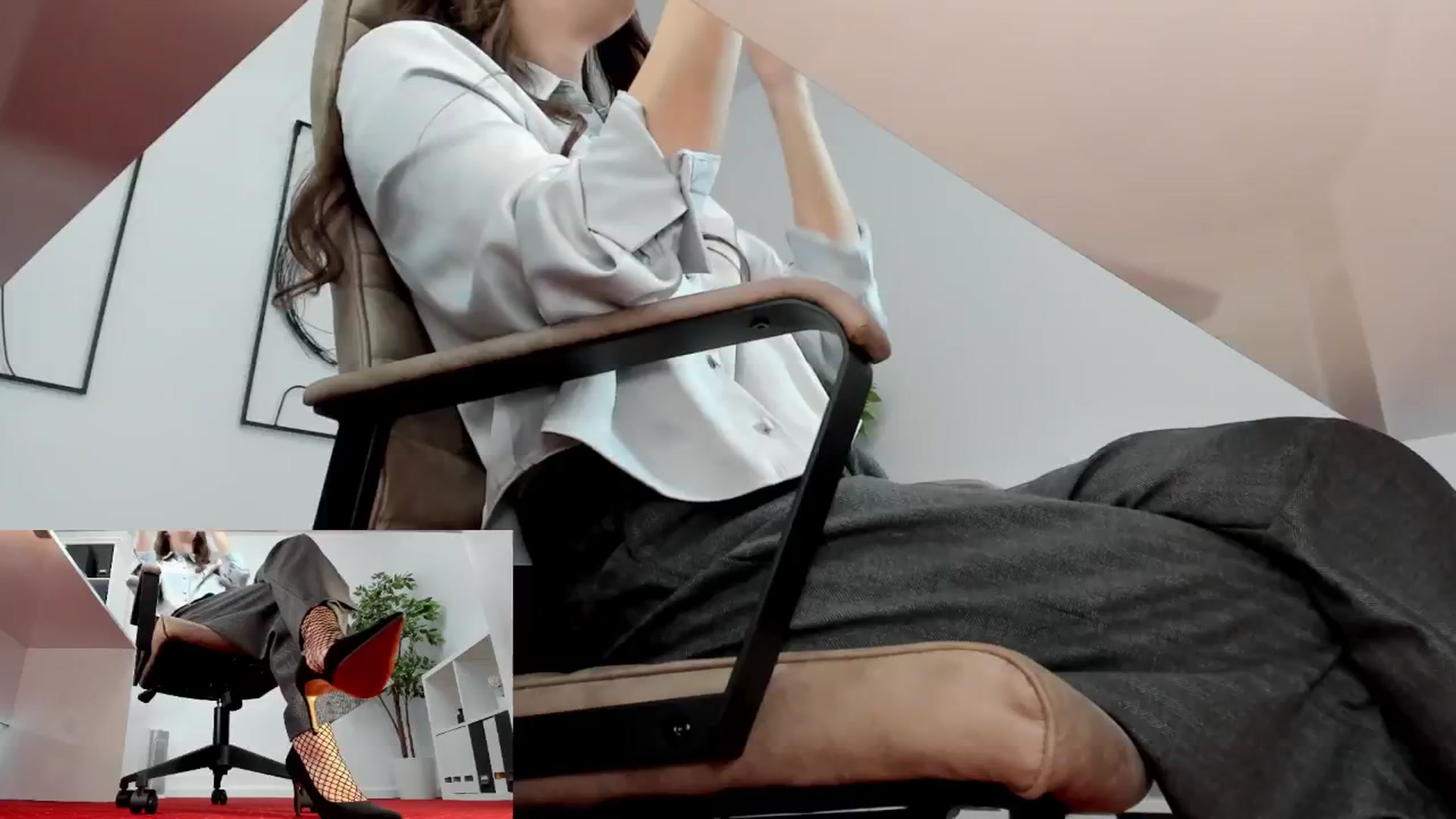 Gallery image thumbnail from LegswAttitude's myfreecams stream on, 12/12/2024, 15:46 image 2 of 20