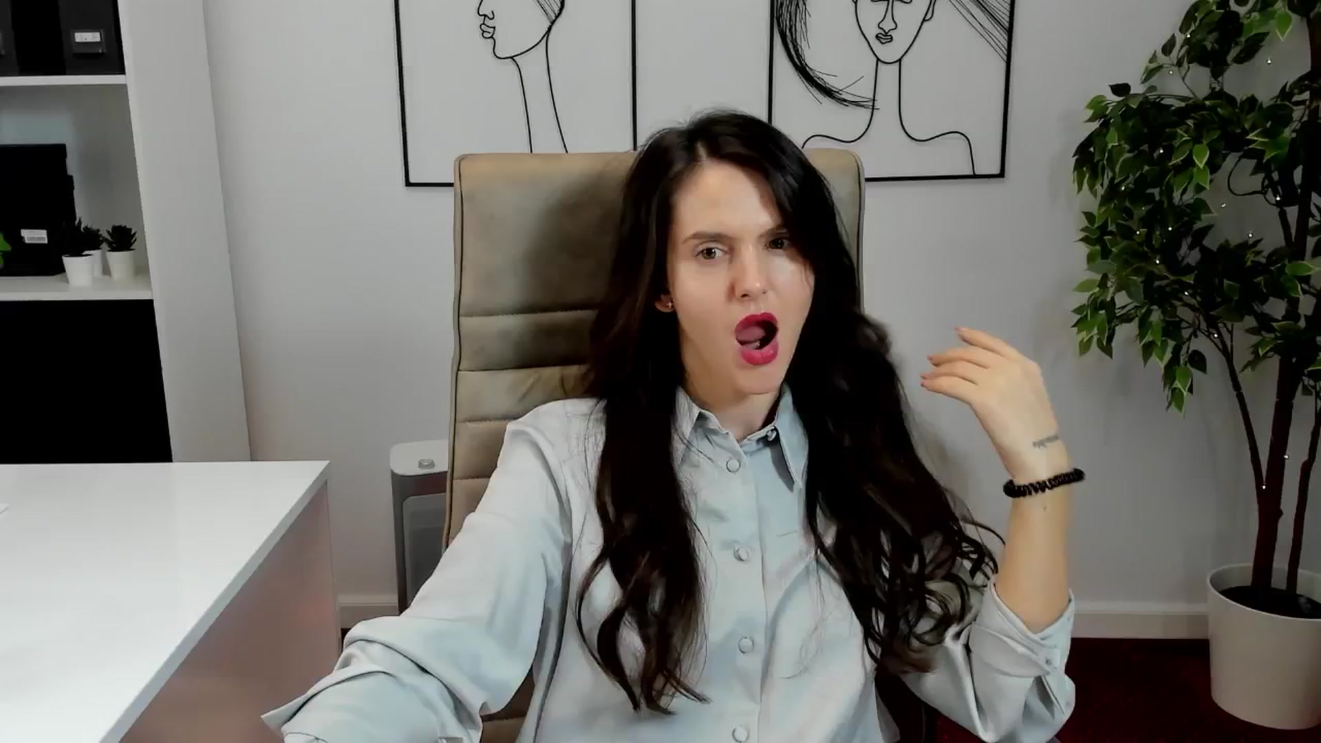 Gallery image thumbnail from LegswAttitude's myfreecams stream on, 12/12/2024, 16:53 image 8 of 20