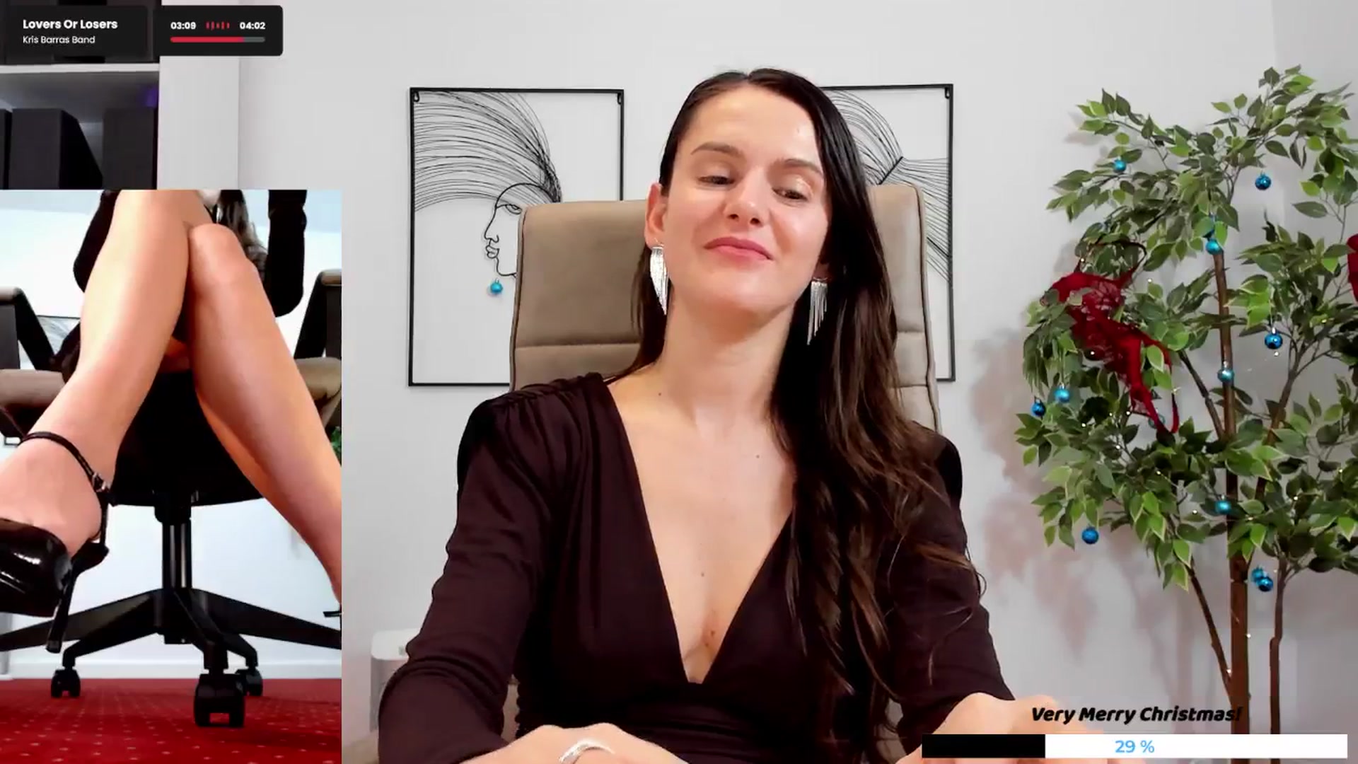 Gallery image thumbnail from LegswAttitude's myfreecams stream on, 12/23/2024, 15:09 image 12 of 20