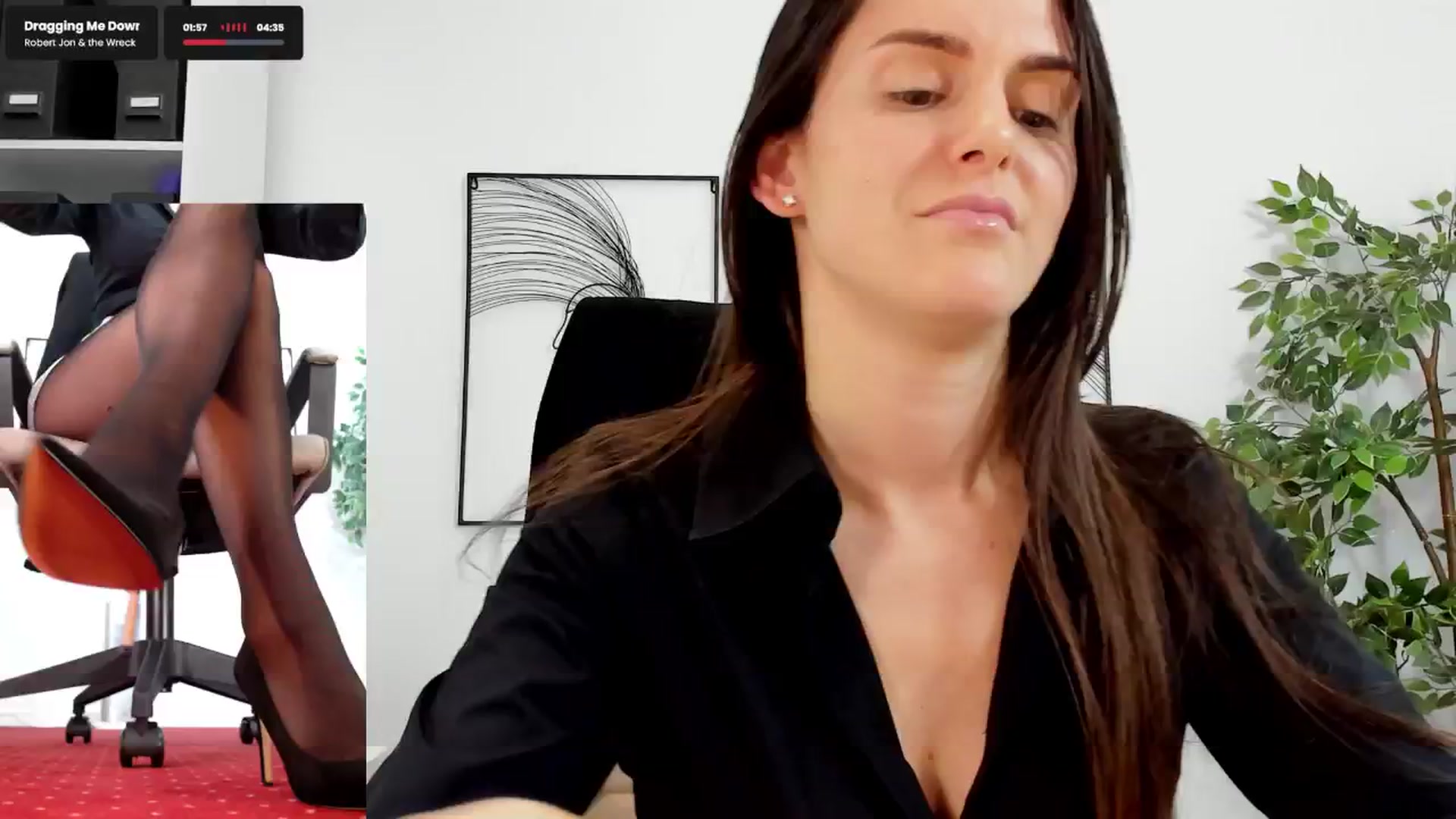 Gallery image thumbnail from LegswAttitude's myfreecams stream on, 01/15/2025, 14:21 image 4 of 20