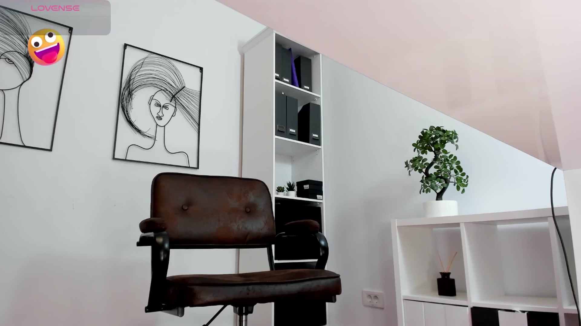 Gallery image thumbnail from LegswAttitude's myfreecams stream on, 05/14/2025, 11:39 image 10 of 20