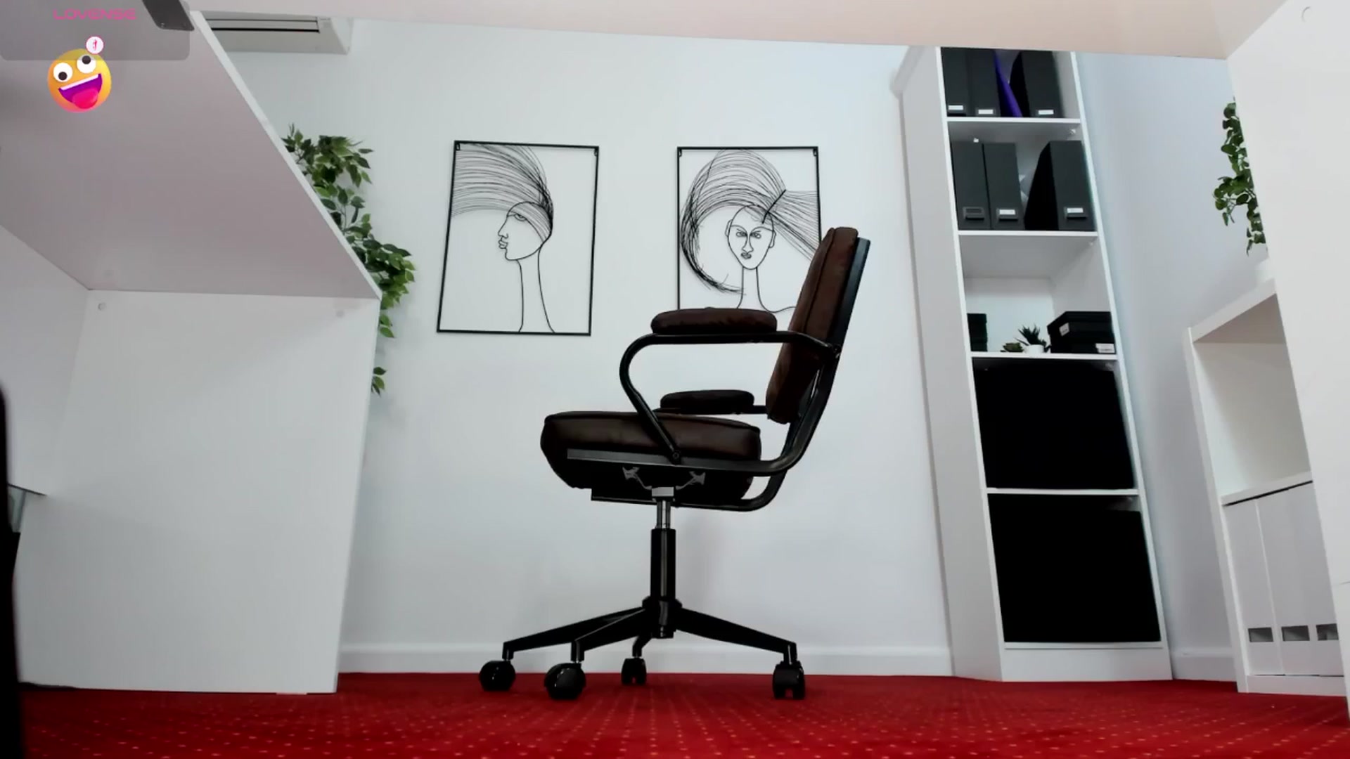 Gallery image thumbnail from LegswAttitude's myfreecams stream on, 05/19/2025, 11:25 image 11 of 20