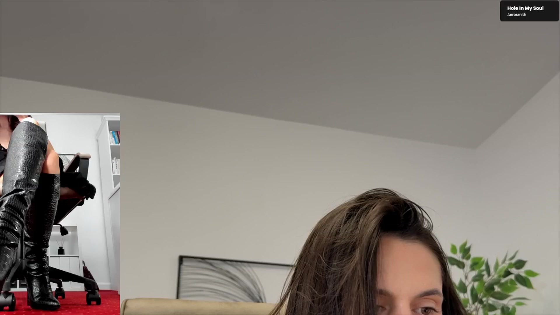 Gallery image thumbnail from LegswAttitude's myfreecams stream on, 12/20/2025, 13:16 image 18 of 20