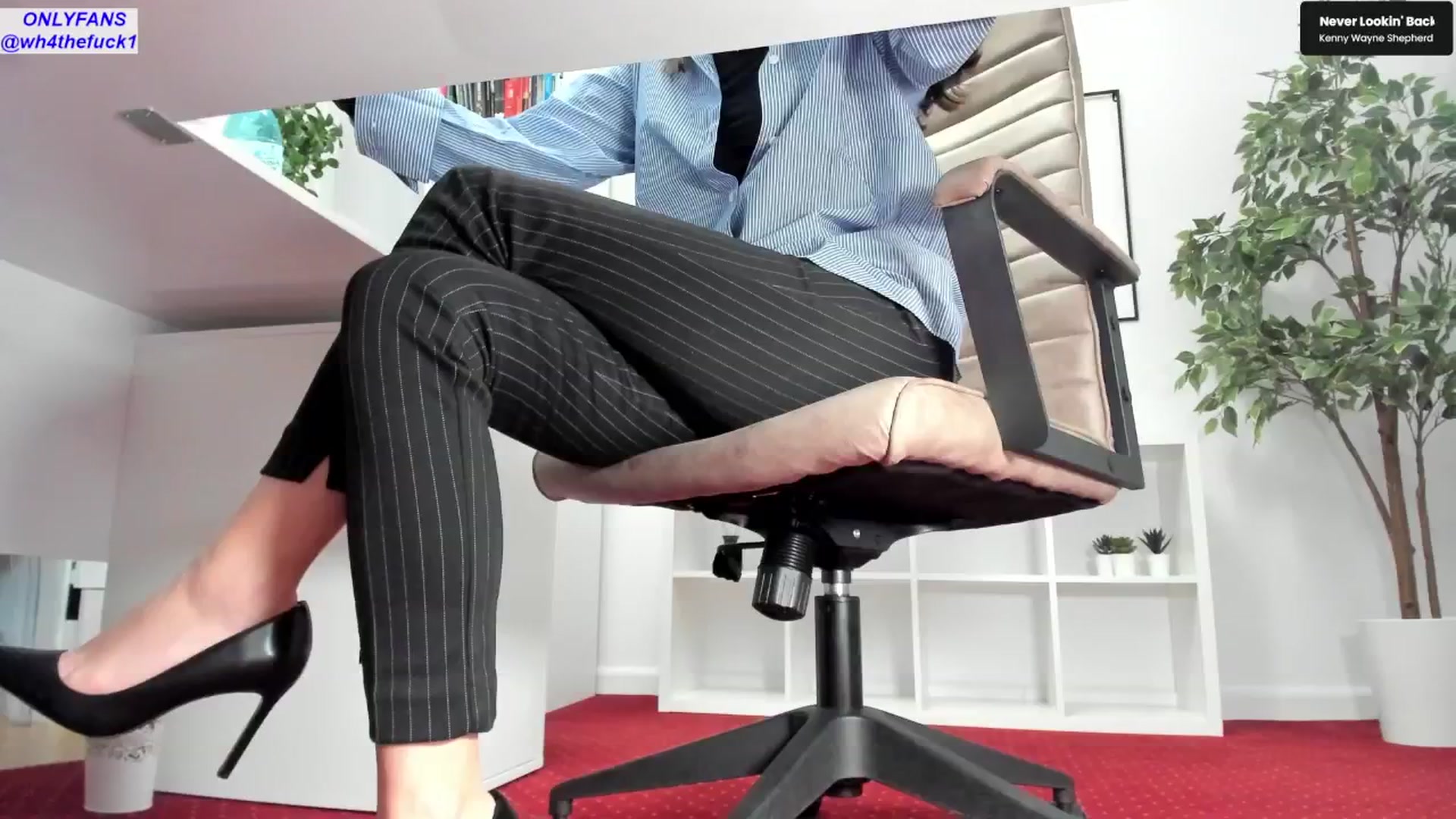 Gallery image thumbnail from LegswAttitude's myfreecams stream on, 01/23/2026, 10:56 image 11 of 20