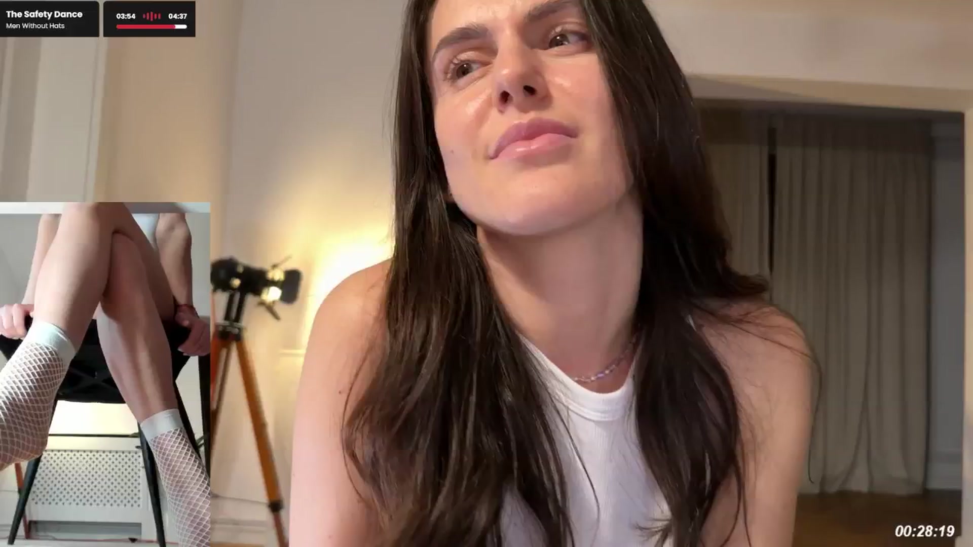 Gallery image thumbnail from LegswAttitude's myfreecams stream on, 03/29/2026, 18:31 image 17 of 20