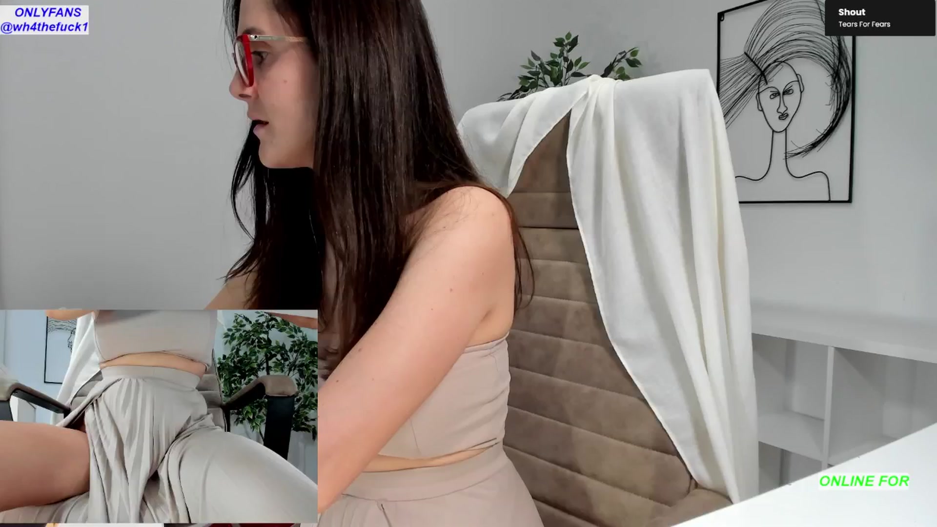 Gallery image thumbnail from LegswAttitude's myfreecams stream on, 04/15/2026, 17:03 image 5 of 20