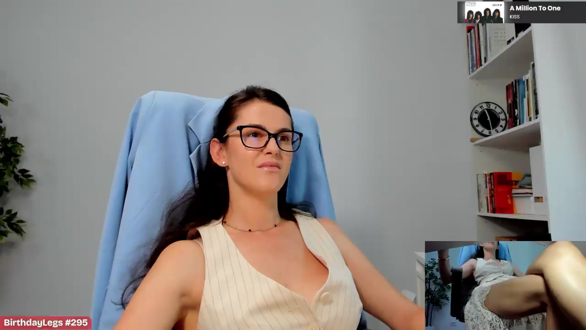 Gallery image thumbnail from LegswAttitude's myfreecams stream on, 06/08/2026, 10:23 image 3 of 20