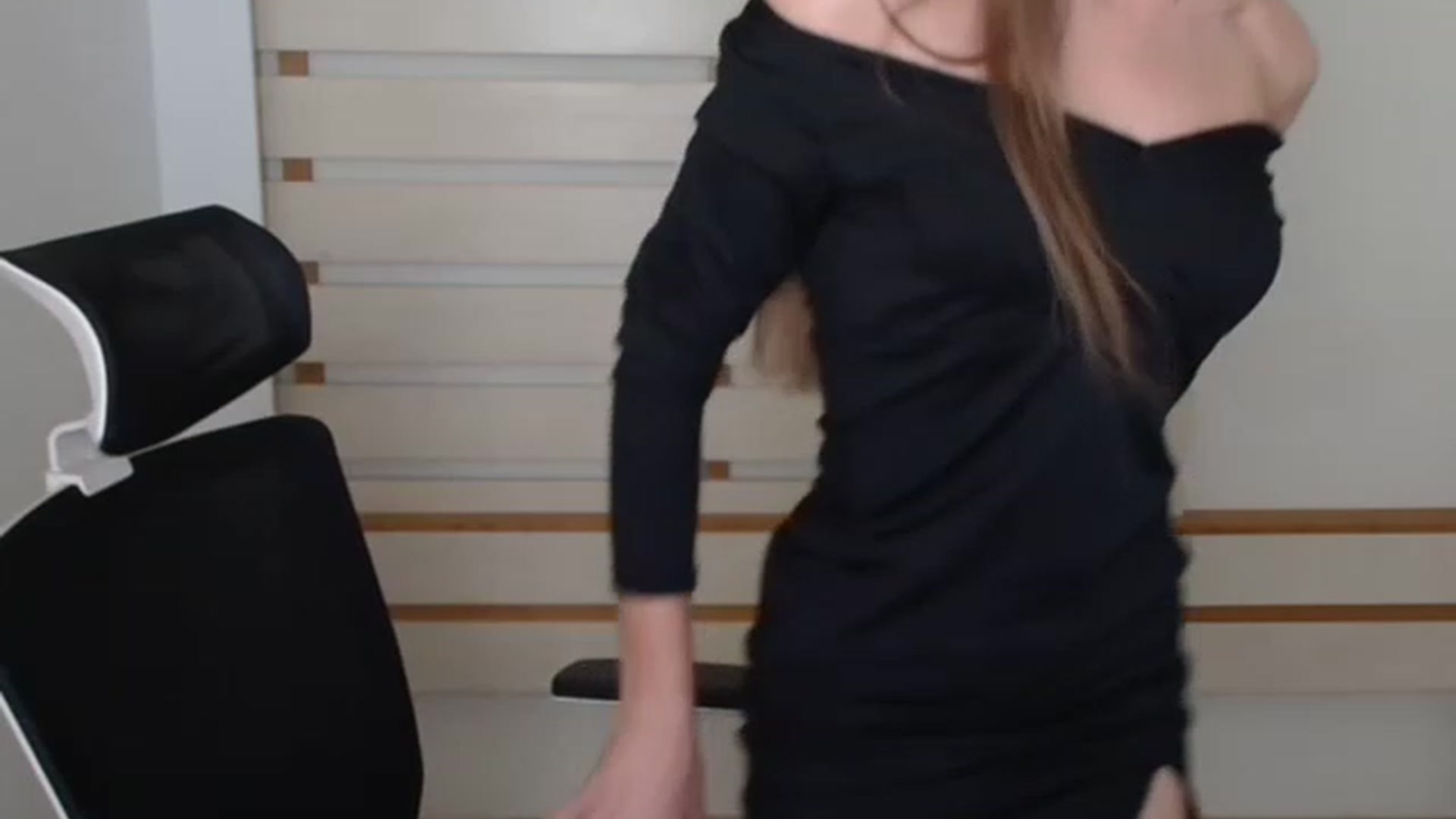 Gallery image thumbnail from Leia_Sweet's myfreecams stream on, 08/01/2023, 13:39 image 17 of 20