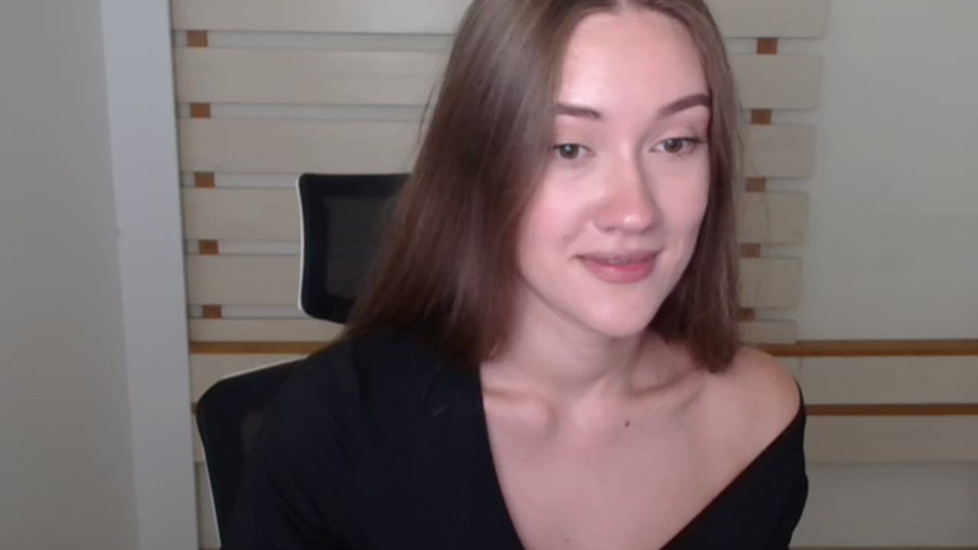Gallery image thumbnail from Leia_Sweet's myfreecams stream on, 08/01/2023, 13:39 image 8 of 20