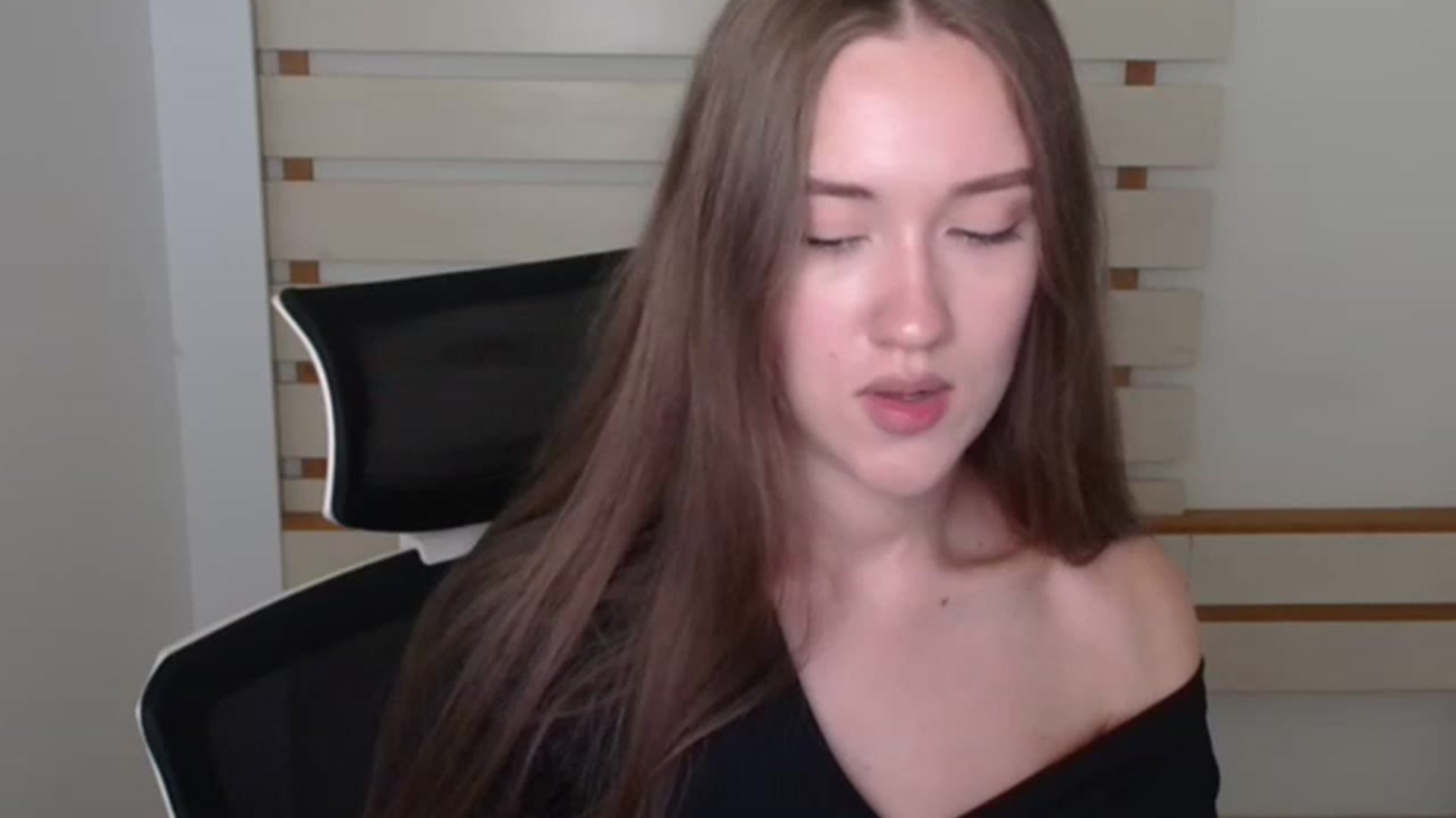 Gallery image thumbnail from Leia_Sweet's myfreecams stream on, 08/01/2023, 13:39 image 14 of 20