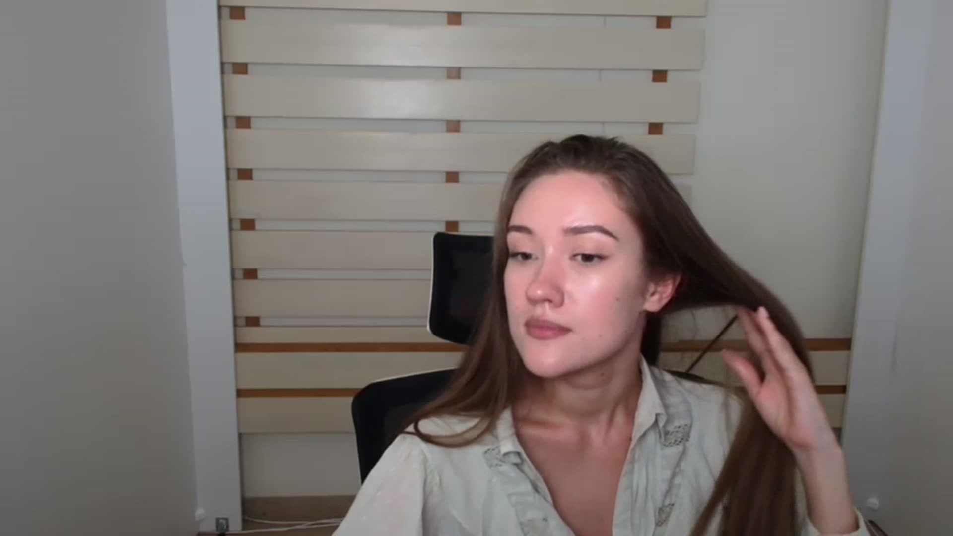 Gallery image thumbnail from Leia_Sweet's myfreecams stream on, 08/03/2023, 15:00 image 12 of 20