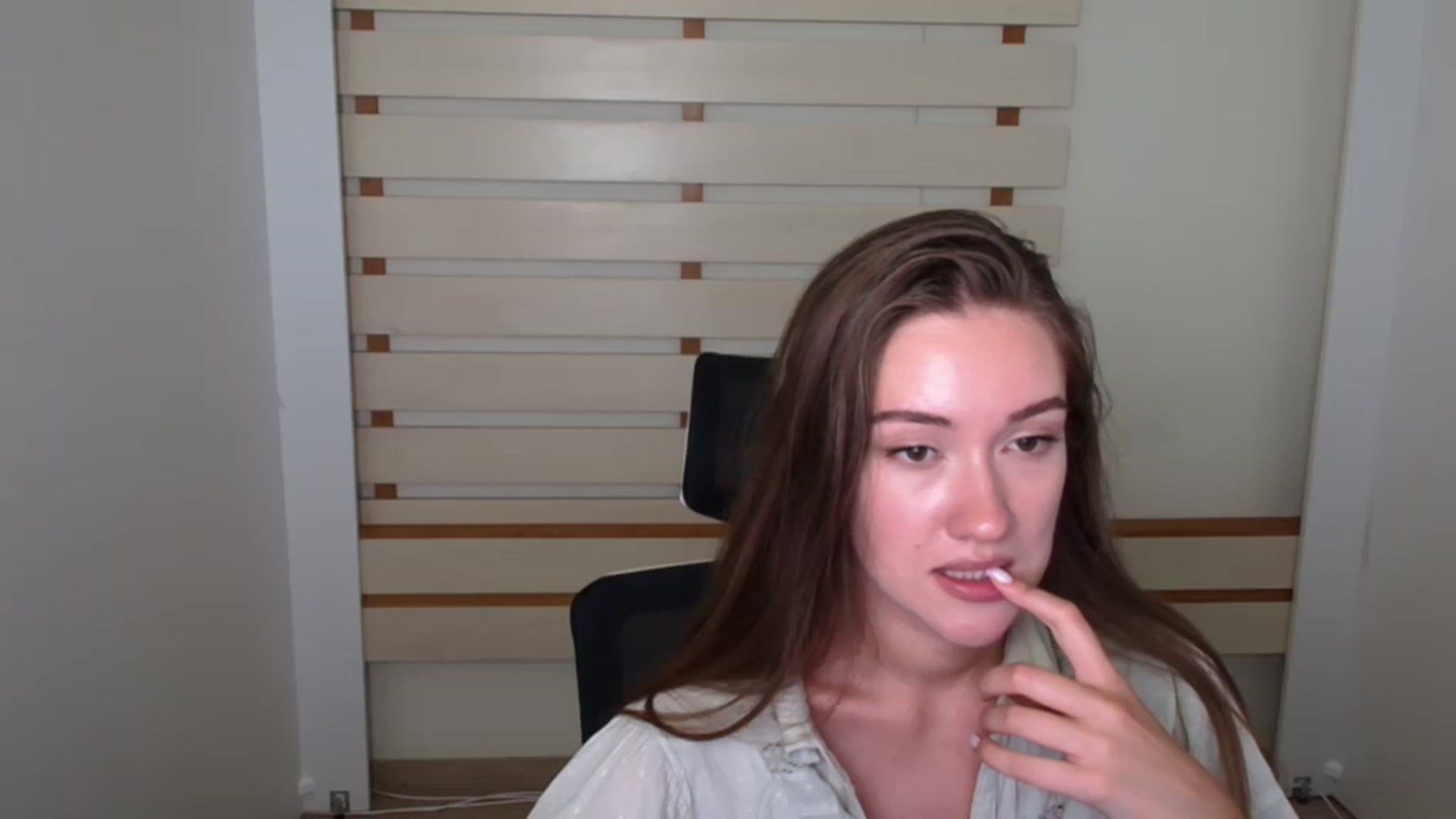 Gallery image thumbnail from Leia_Sweet's myfreecams stream on, 08/03/2023, 15:00 image 8 of 20