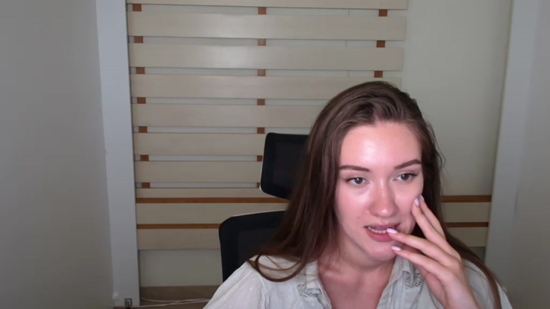 Gallery image thumbnail from Leia_Sweet's myfreecams stream on, 08/03/2023, 15:00 image 5 of 20