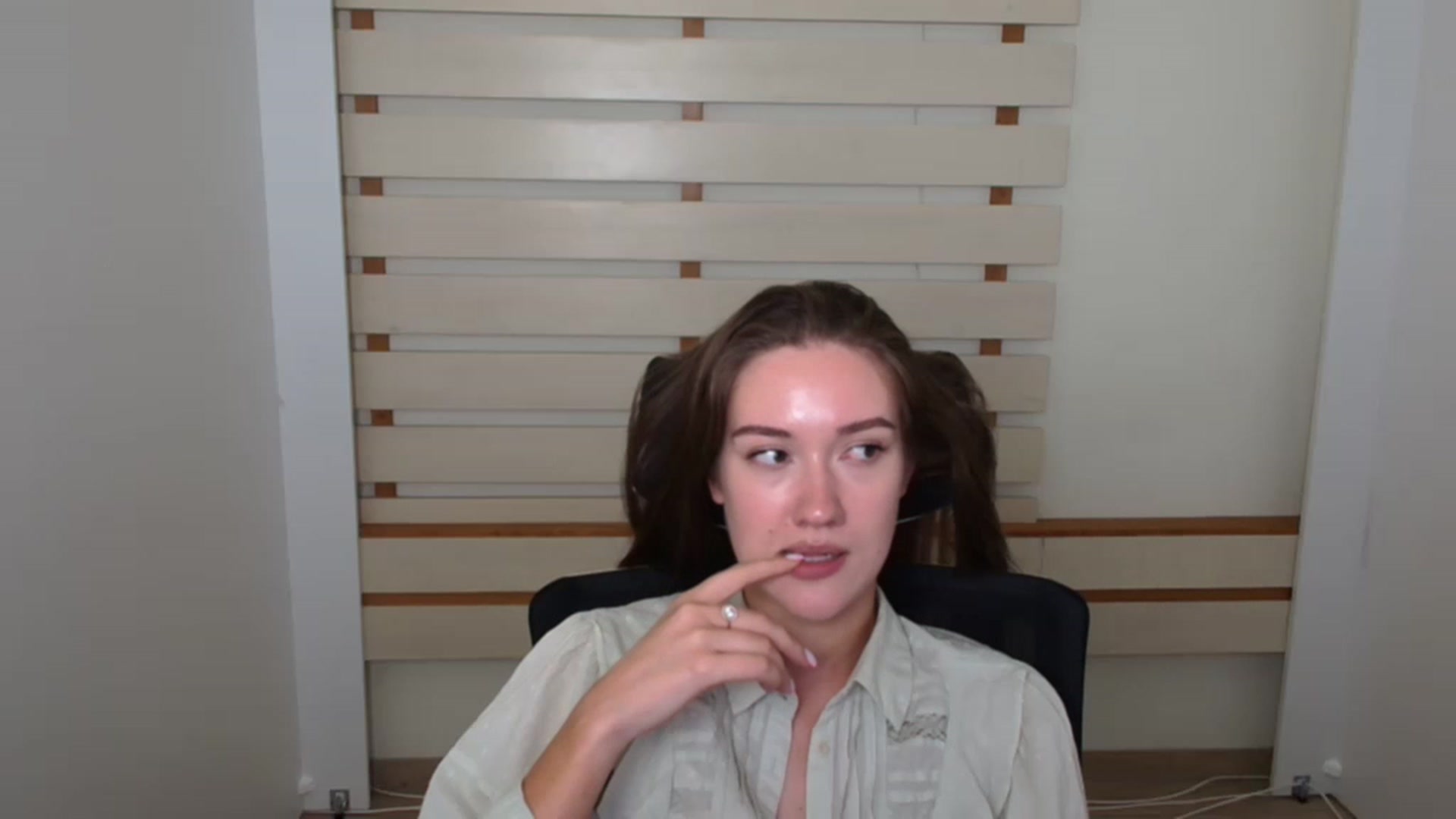 Gallery image thumbnail from Leia_Sweet's myfreecams stream on, 08/03/2023, 16:43 image 16 of 20