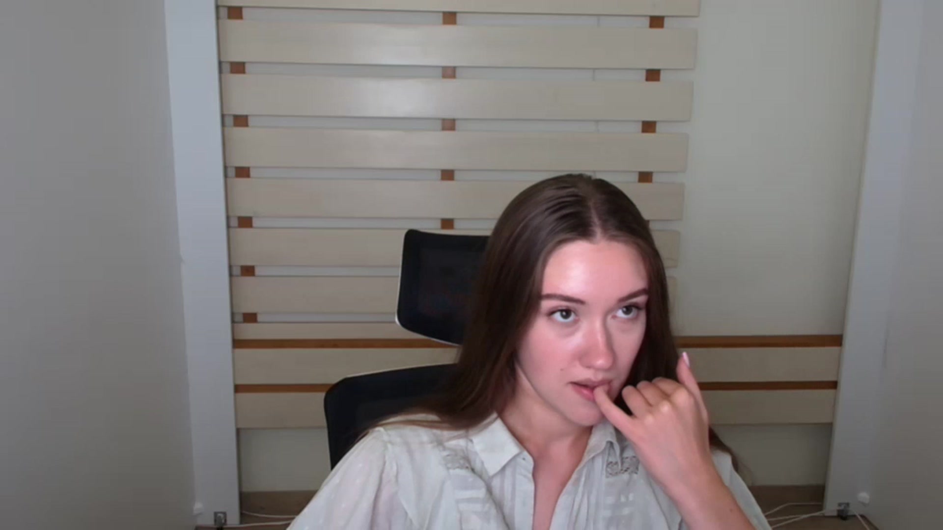 Gallery image thumbnail from Leia_Sweet's myfreecams stream on, 08/03/2023, 16:43 image 2 of 20