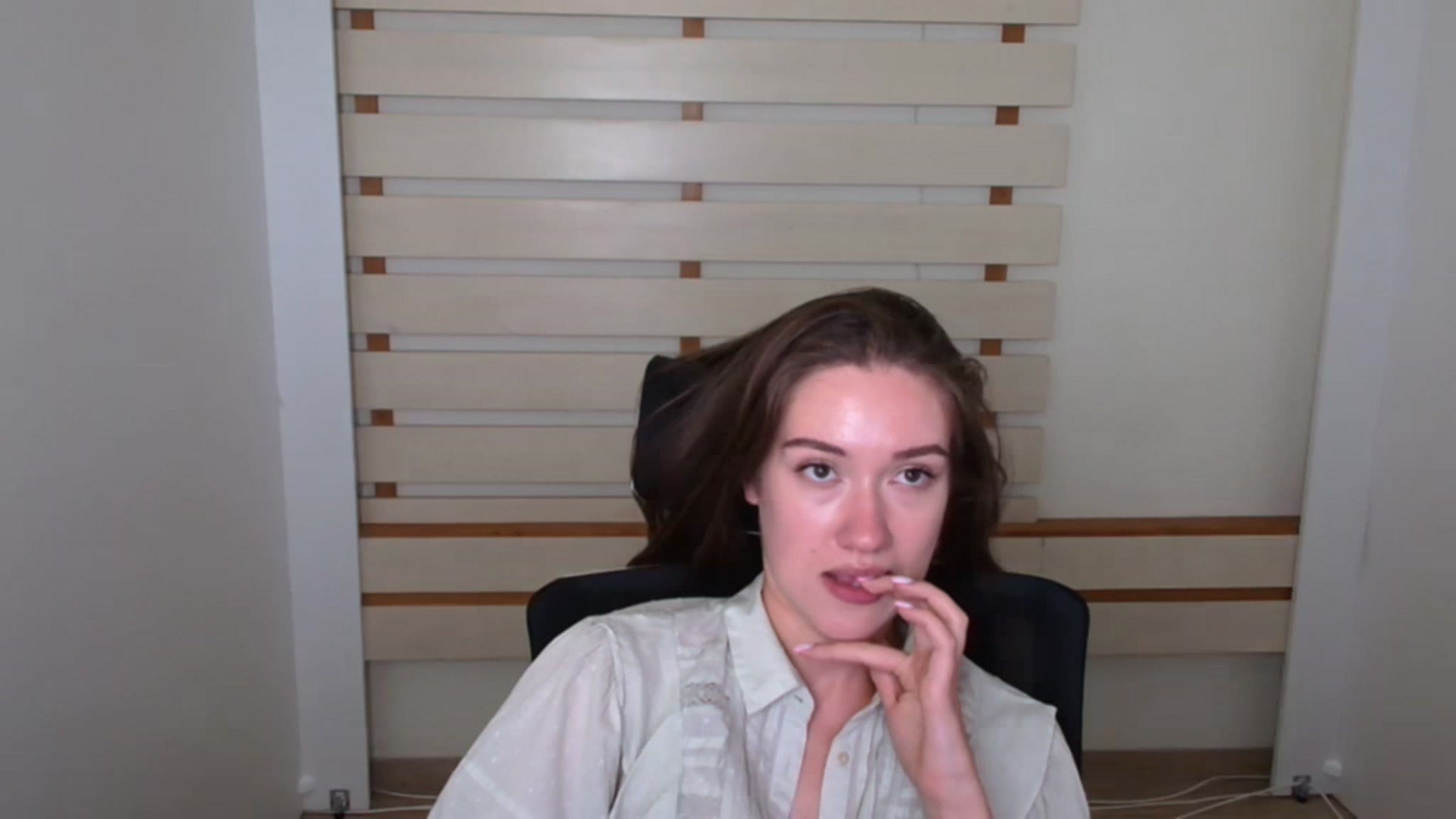 Gallery image thumbnail from Leia_Sweet's myfreecams stream on, 08/03/2023, 16:43 image 18 of 20