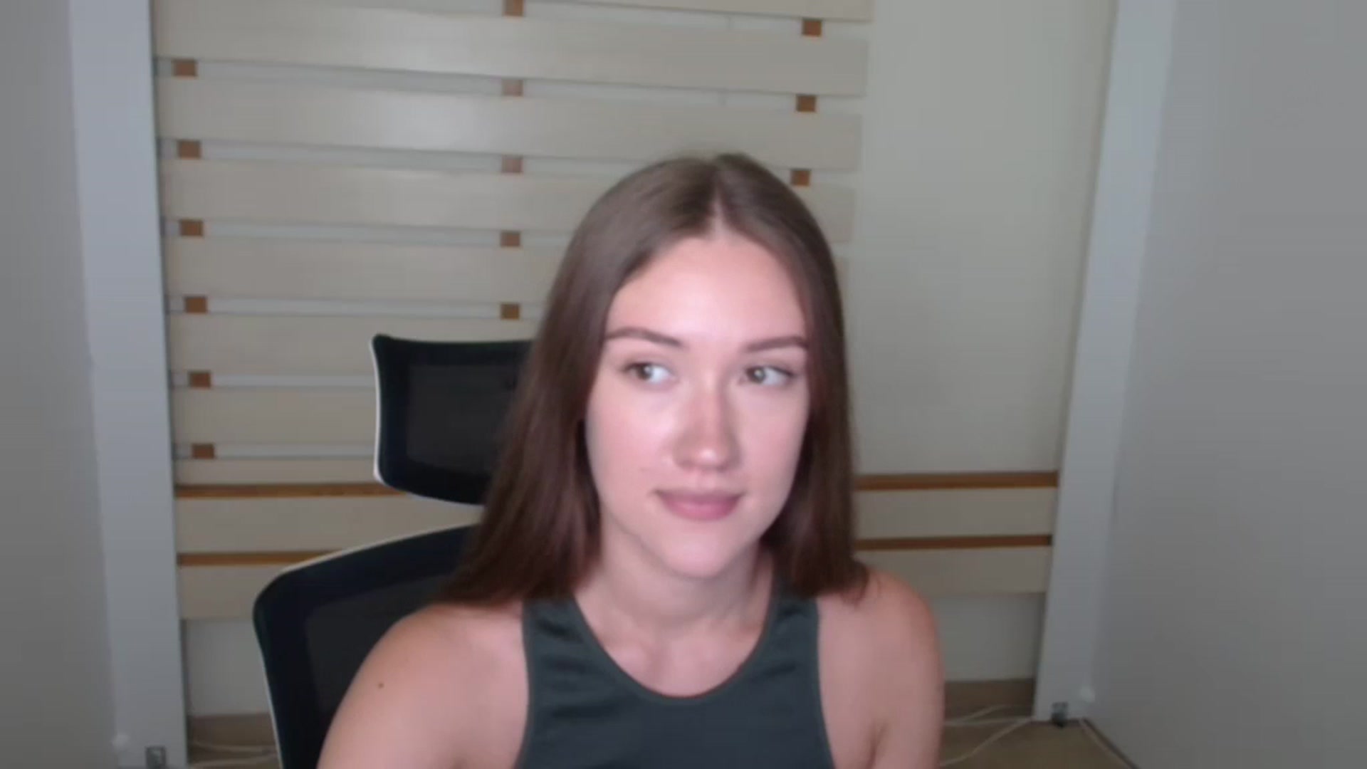 Gallery image thumbnail from Leia_Sweet's myfreecams stream on, 08/13/2023, 12:19 image 7 of 20