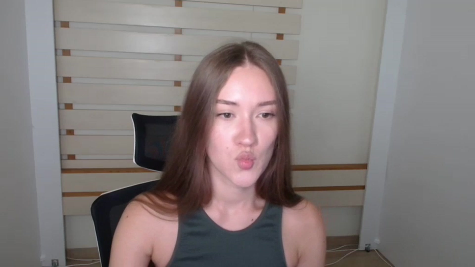 Gallery image thumbnail from Leia_Sweet's myfreecams stream on, 08/13/2023, 12:19 image 19 of 20