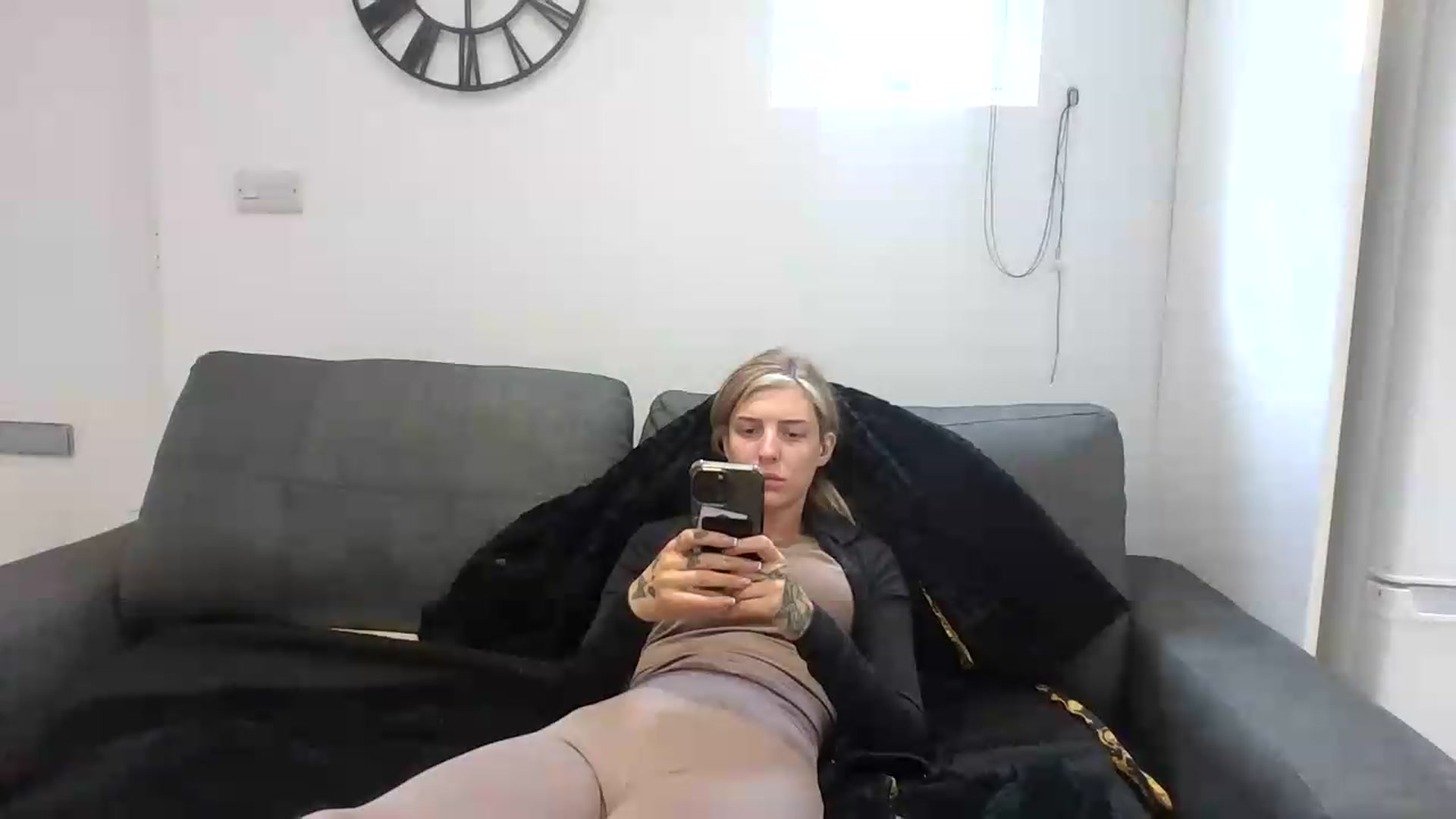 Gallery image thumbnail from Leicontent's myfreecams stream on, 09/16/2026, 11:47 image 5 of 20