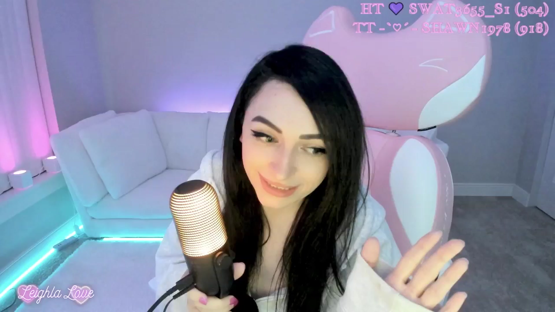 Gallery image thumbnail from LeighlaLove's myfreecams stream on, 05/05/2025, 11:33 image 14 of 20