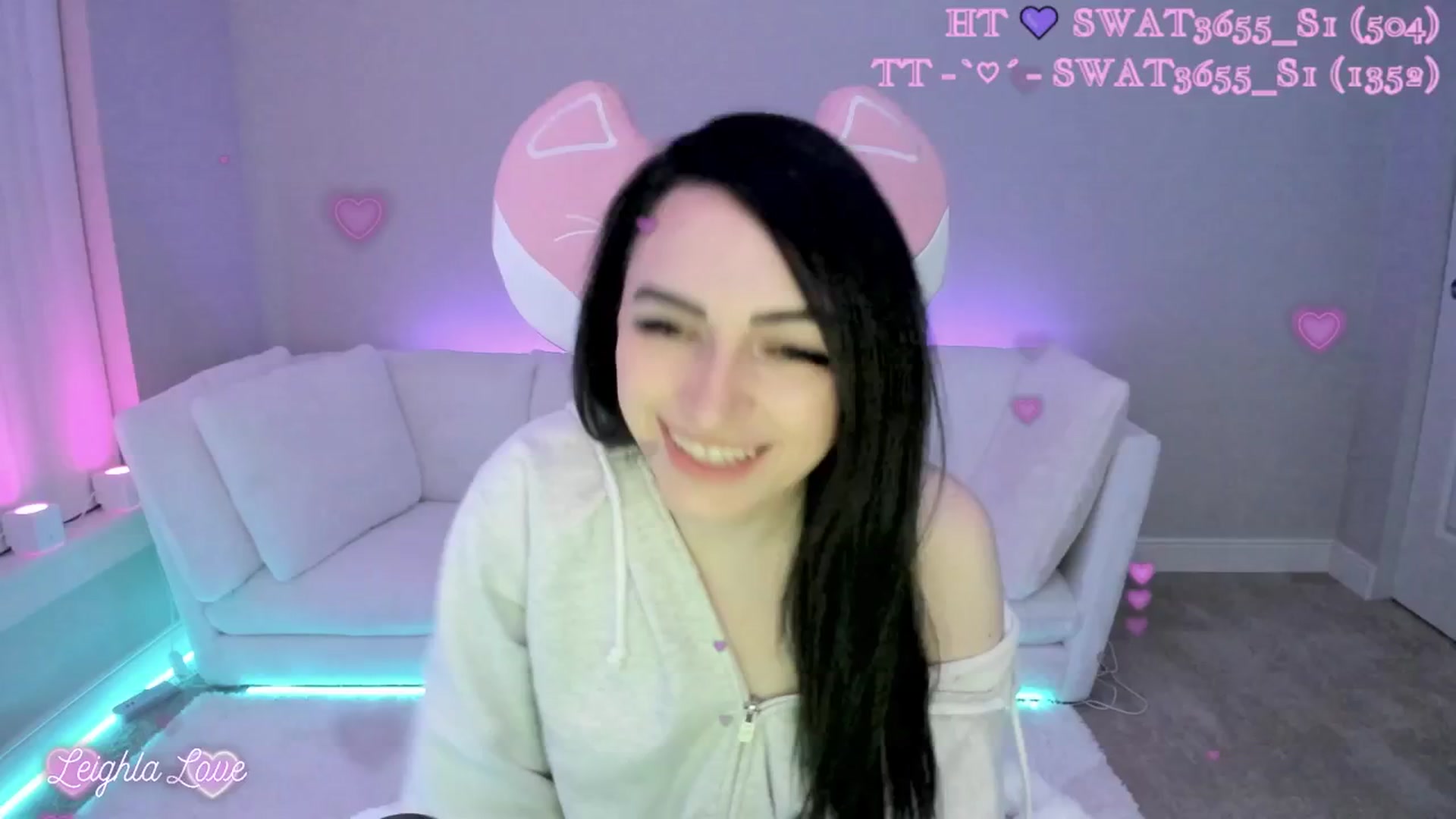Gallery image thumbnail from LeighlaLove's myfreecams stream on, 05/05/2025, 11:33 image 17 of 20
