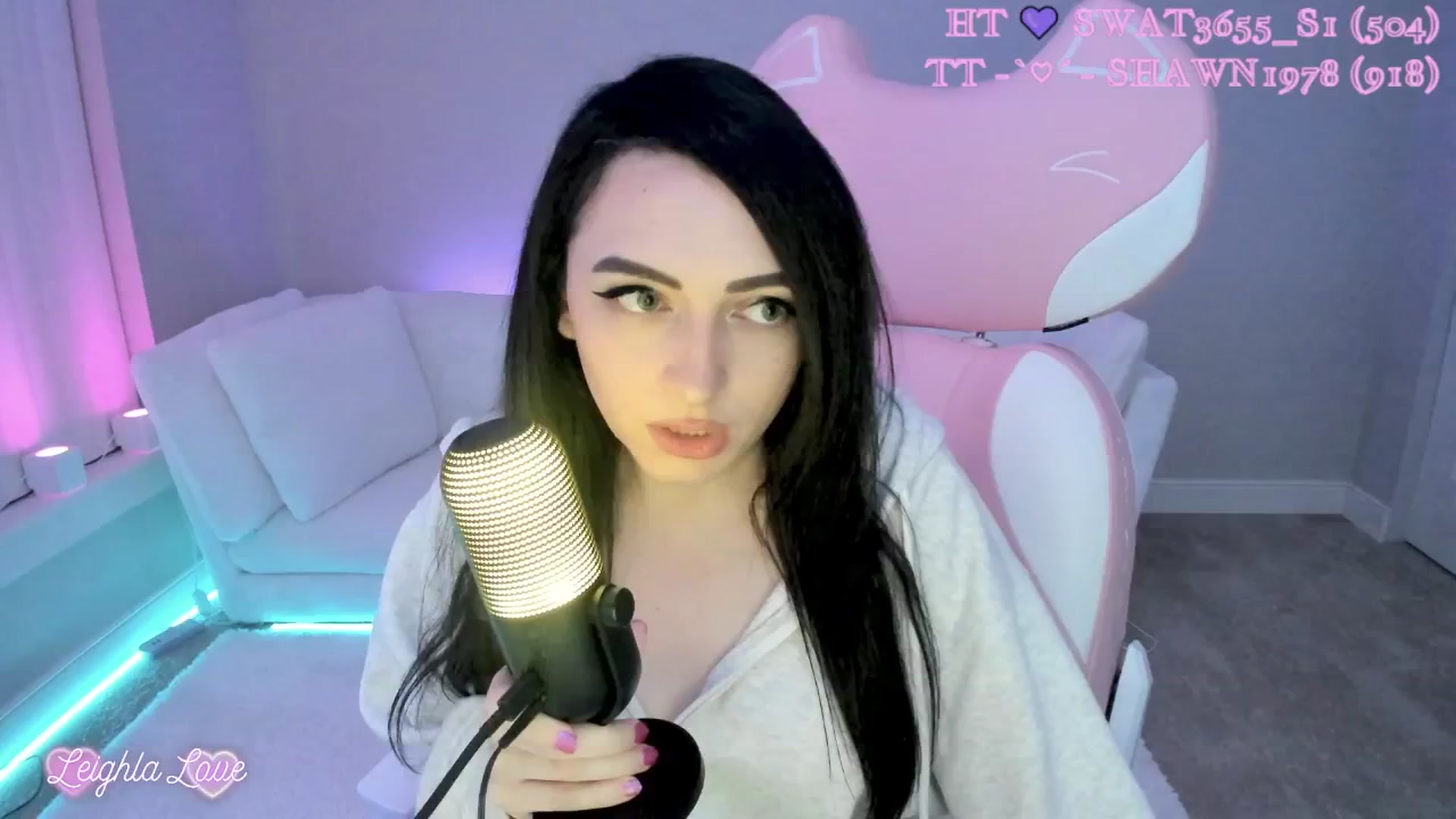 Gallery image thumbnail from LeighlaLove's myfreecams stream on, 05/05/2025, 11:33 image 15 of 20