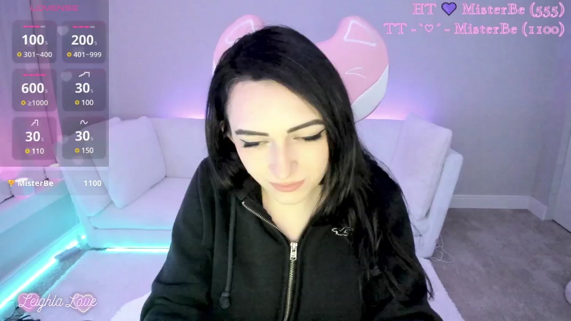Gallery image thumbnail from LeighlaLove's myfreecams stream on, 05/06/2025, 10:52 image 10 of 20
