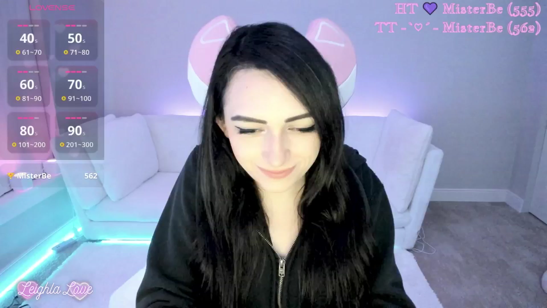Gallery image thumbnail from LeighlaLove's myfreecams stream on, 05/06/2025, 10:52 image 3 of 20