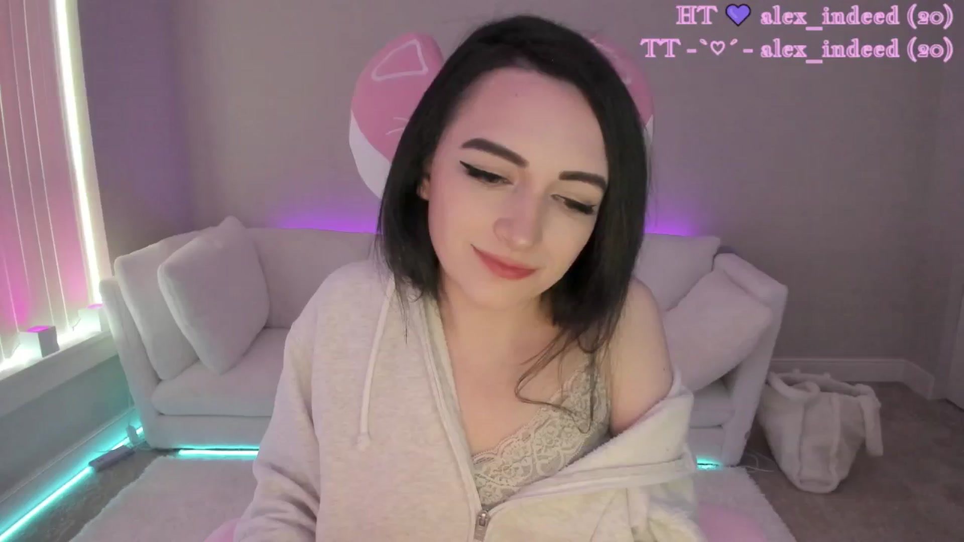 Gallery image thumbnail from LeighlaLove's myfreecams stream on, 05/10/2025, 17:23 image 11 of 20