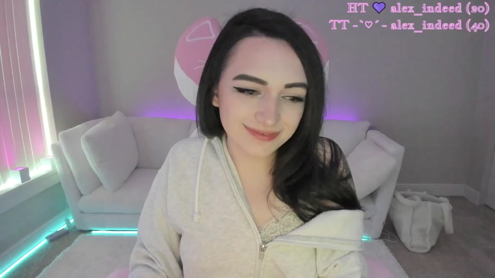 Gallery image thumbnail from LeighlaLove's myfreecams stream on, 05/10/2025, 17:23 image 12 of 20