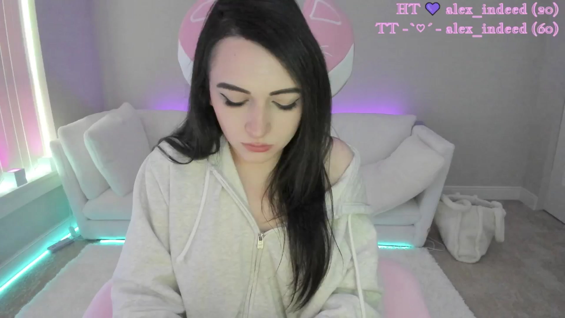 Gallery image thumbnail from LeighlaLove's myfreecams stream on, 05/10/2025, 18:29 image 14 of 20
