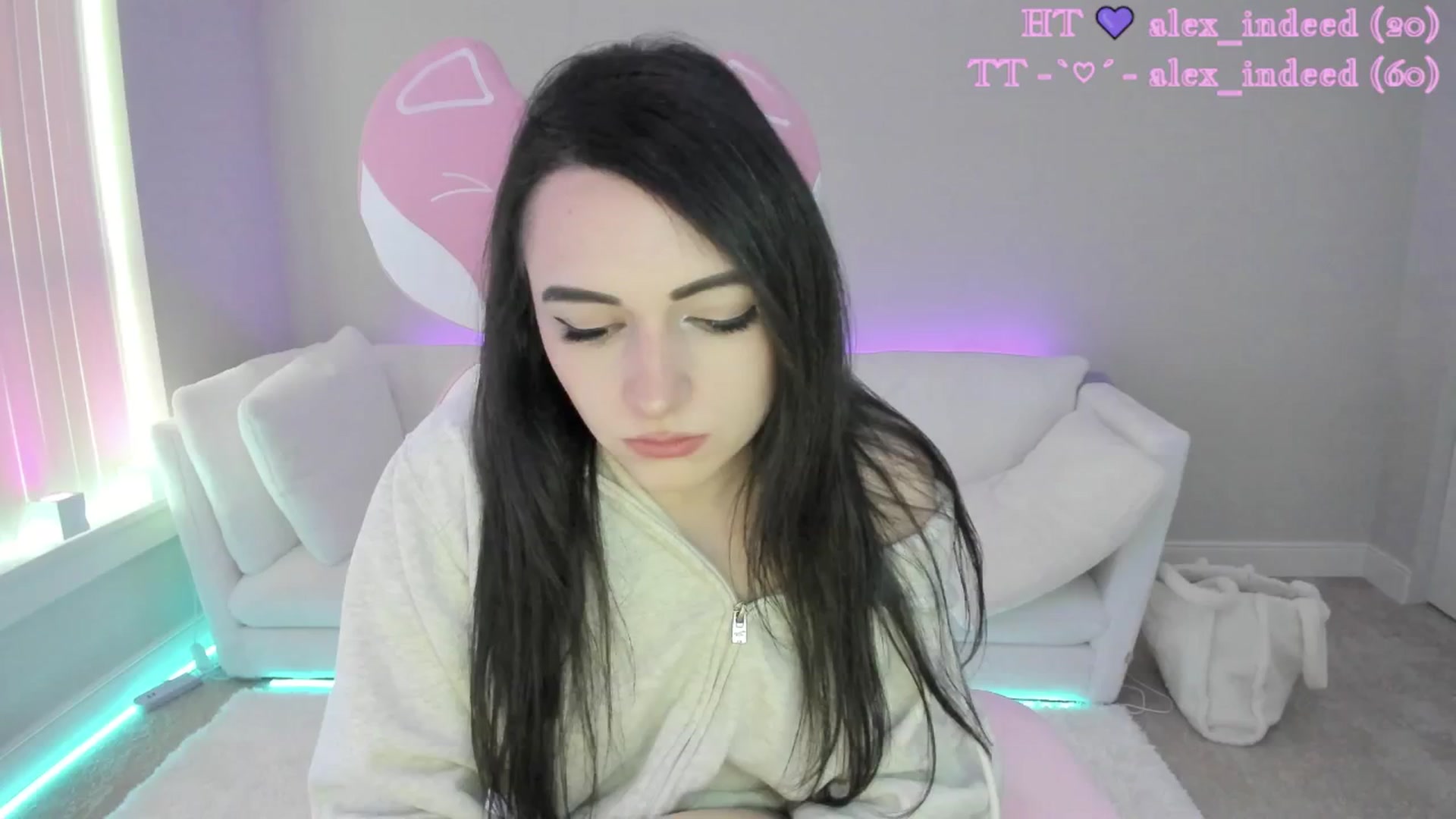 Gallery image thumbnail from LeighlaLove's myfreecams stream on, 05/10/2025, 18:29 image 10 of 20