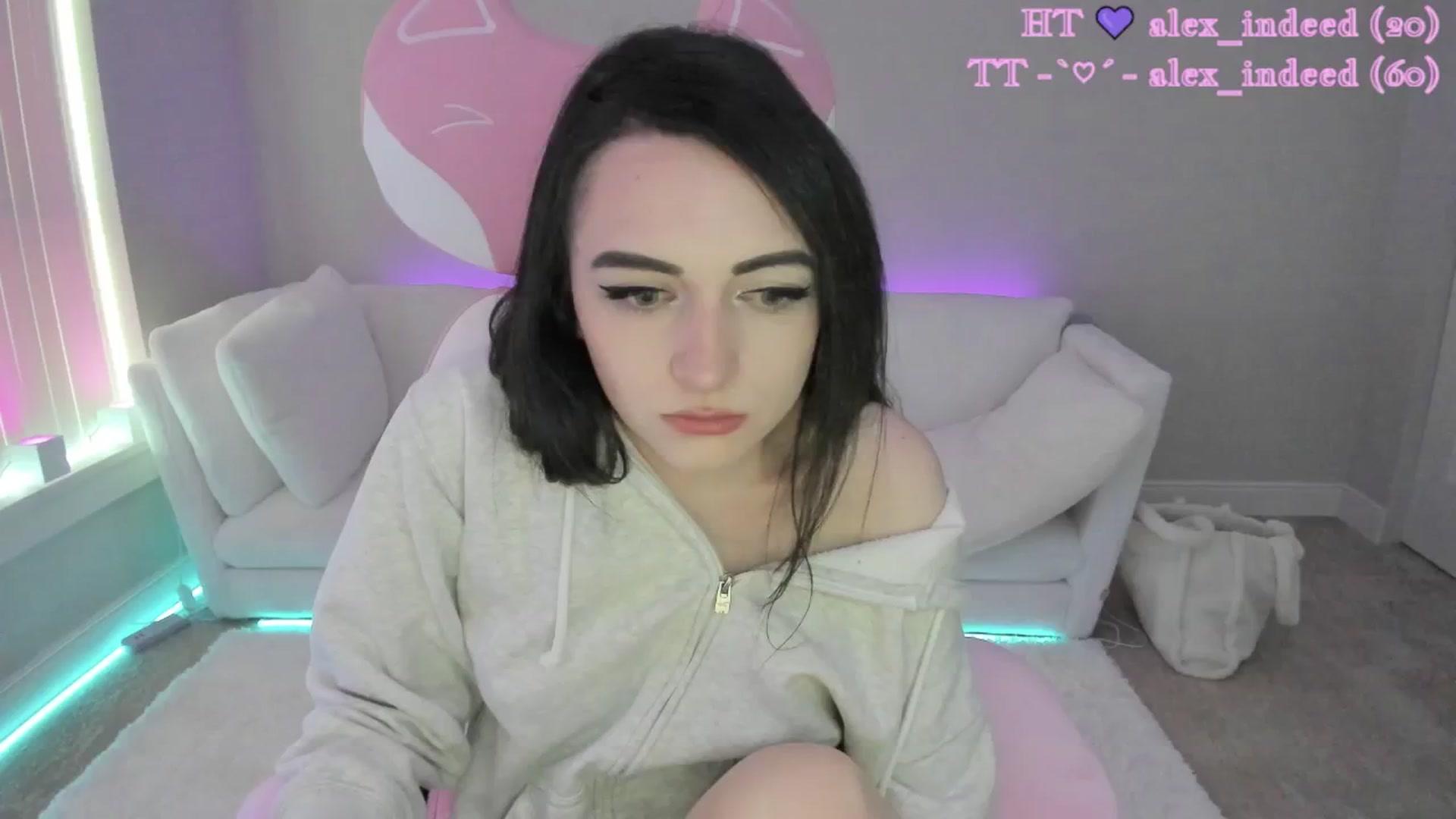 Gallery image thumbnail from LeighlaLove's myfreecams stream on, 05/10/2025, 18:29 image 19 of 20