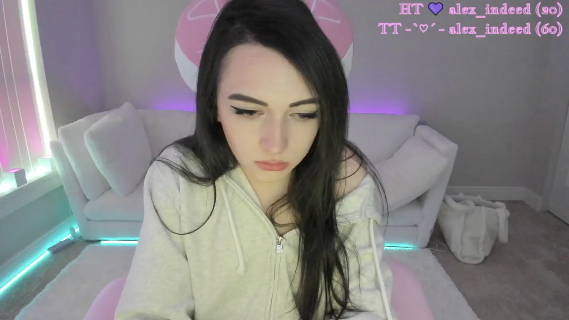 Gallery image thumbnail from LeighlaLove's myfreecams stream on, 05/10/2025, 18:29 image 17 of 20