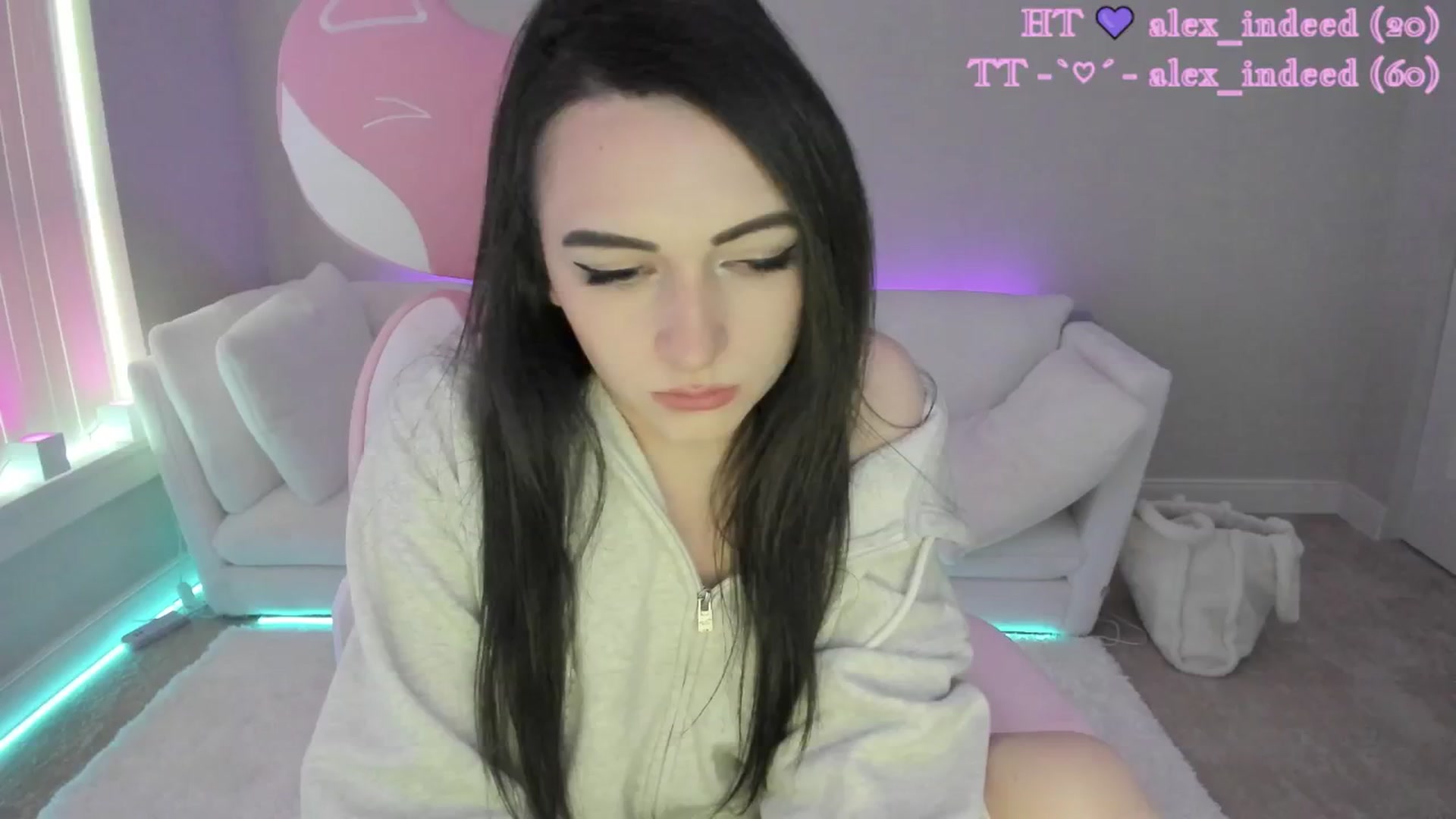 Gallery image thumbnail from LeighlaLove's myfreecams stream on, 05/10/2025, 18:29 image 18 of 20