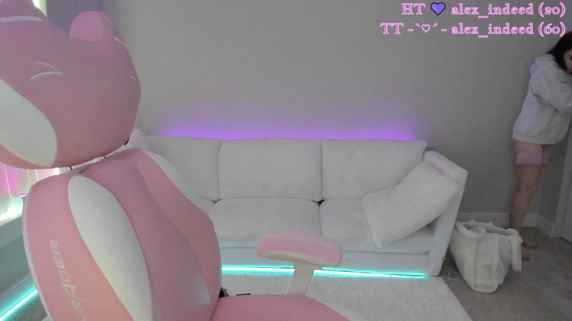 Gallery image thumbnail from LeighlaLove's myfreecams stream on, 05/10/2025, 18:29 image 2 of 20