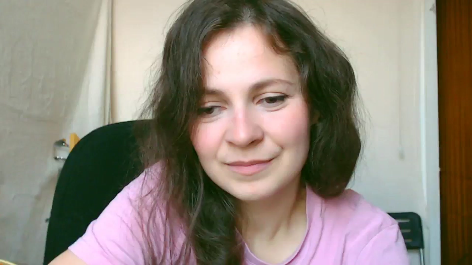 Gallery image thumbnail from LeilaLight's myfreecams stream on, 04/02/2024, 10:25 image 12 of 20