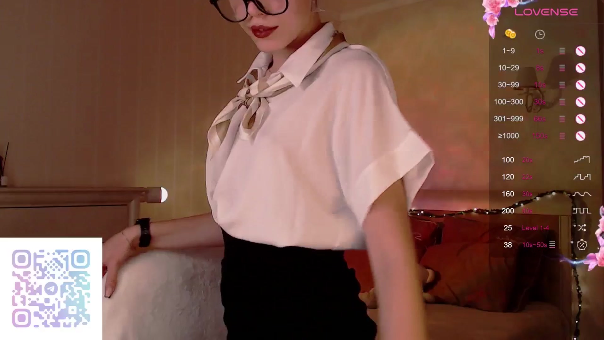 Gallery image thumbnail from LeilaVanilla's myfreecams stream on, 10/12/2025, 14:46 image 17 of 20