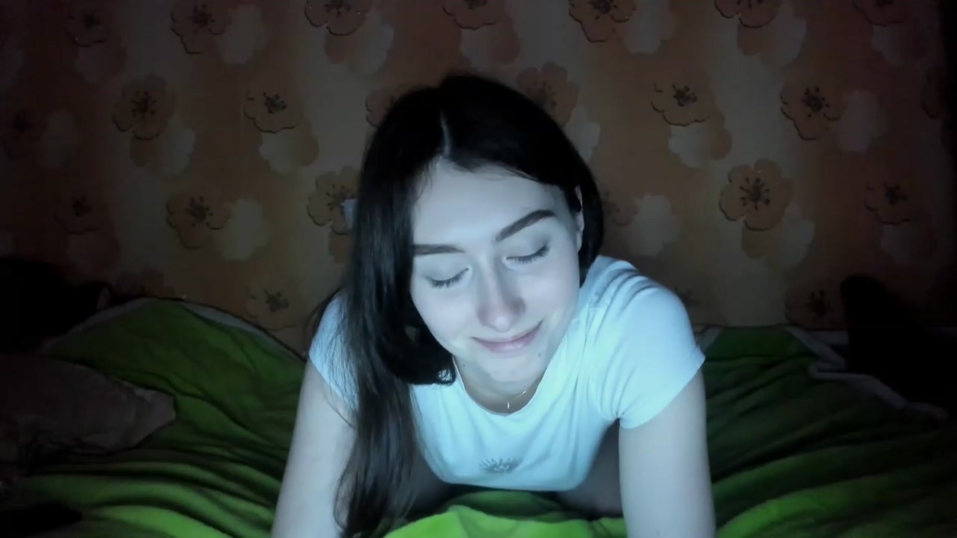 Gallery image thumbnail from Leila_Sinner's myfreecams stream on, 12/24/2022, 18:32 image 19 of 20