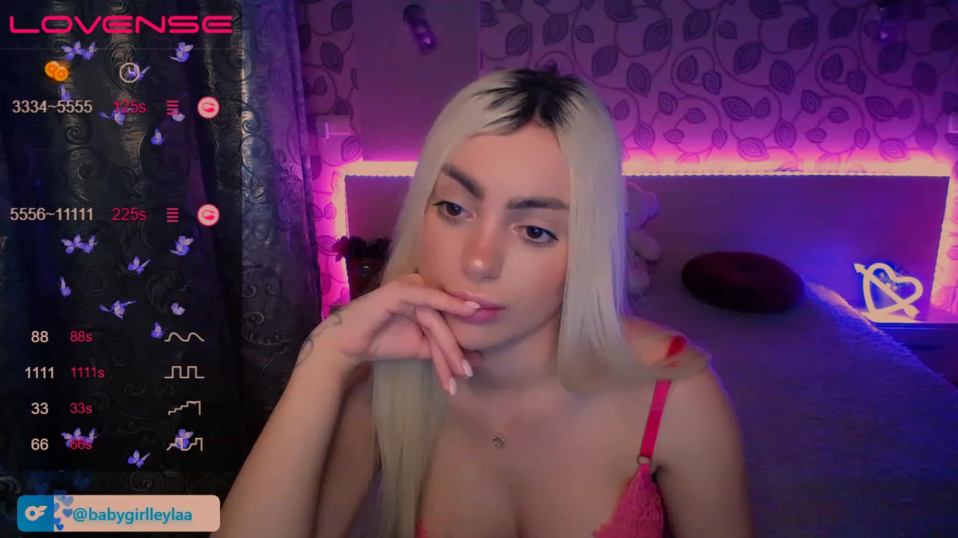 Gallery image thumbnail from Leila__Demir's myfreecams stream on, 03/24/2023, 16:11 image 2 of 20