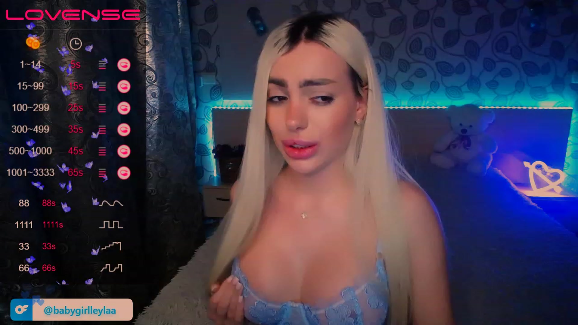 Gallery image thumbnail from Leila__Demir's myfreecams stream on, 04/01/2023, 16:11 image 16 of 20