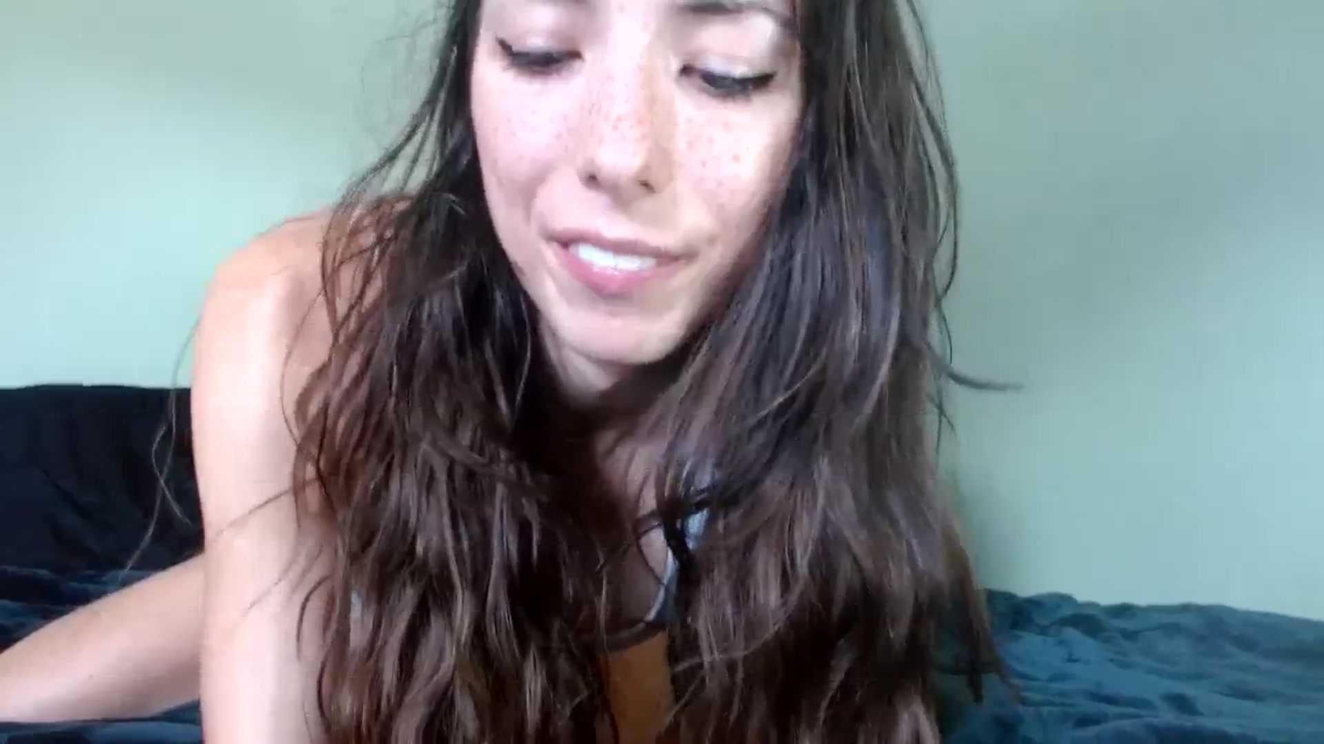 Gallery image thumbnail from Leilas_Life8's myfreecams stream on, 09/19/2023, 15:40 image 12 of 20