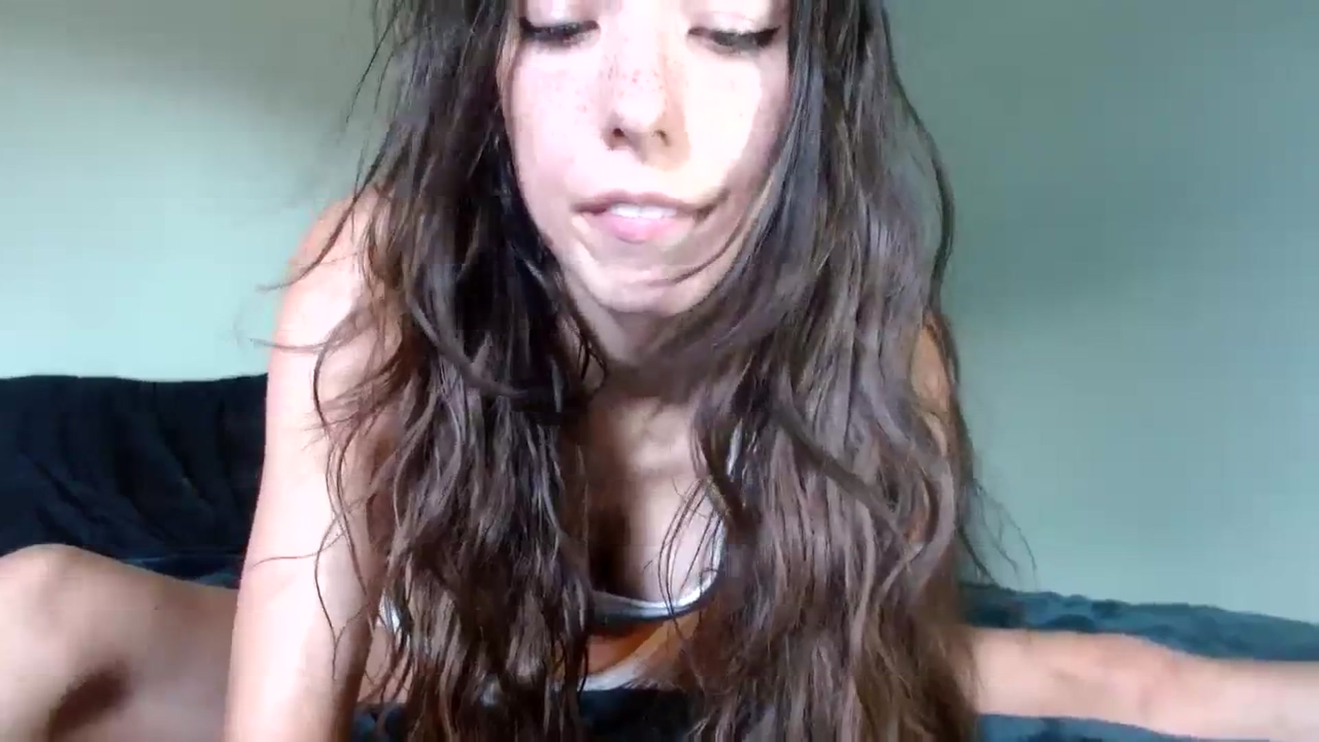 Gallery image thumbnail from Leilas_Life8's myfreecams stream on, 09/19/2023, 15:40 image 10 of 20