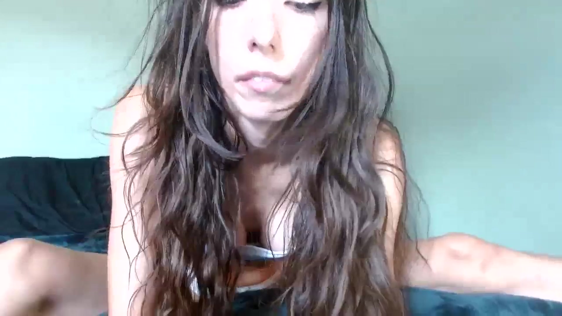 Gallery image thumbnail from Leilas_Life8's myfreecams stream on, 09/19/2023, 15:40 image 9 of 20