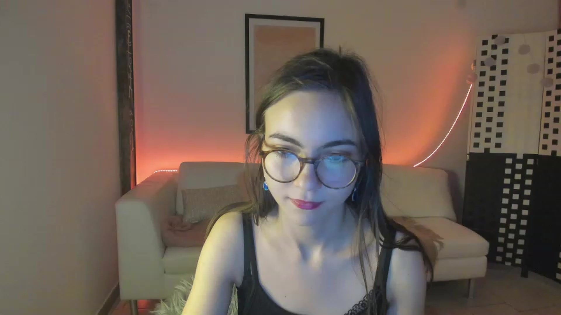 Gallery image thumbnail from Leilastar18's myfreecams stream on, 12/28/2022, 13:56 image 16 of 20